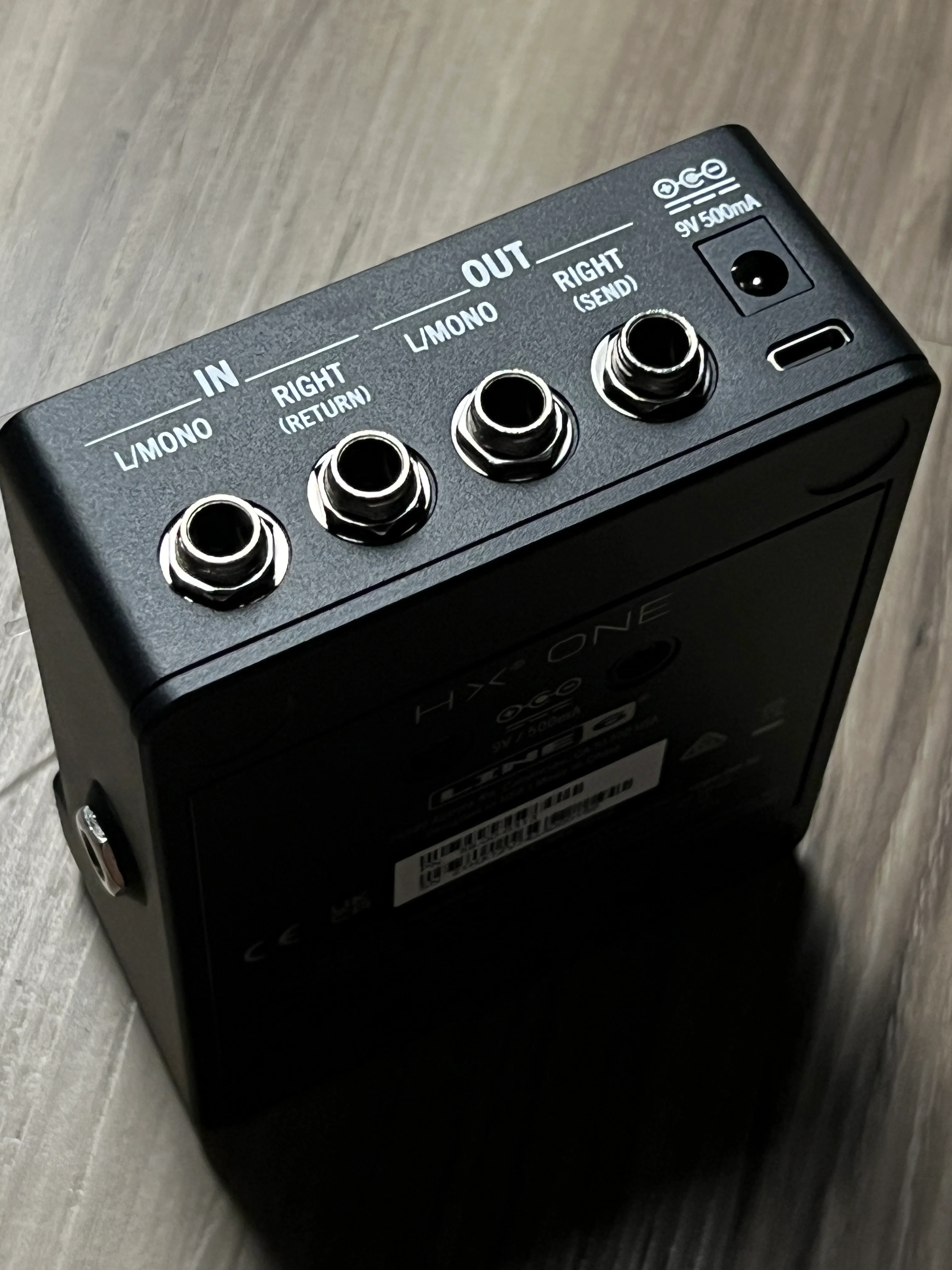 Line 6 HX One Guitar Multi-effects Floor Processor - Image 6