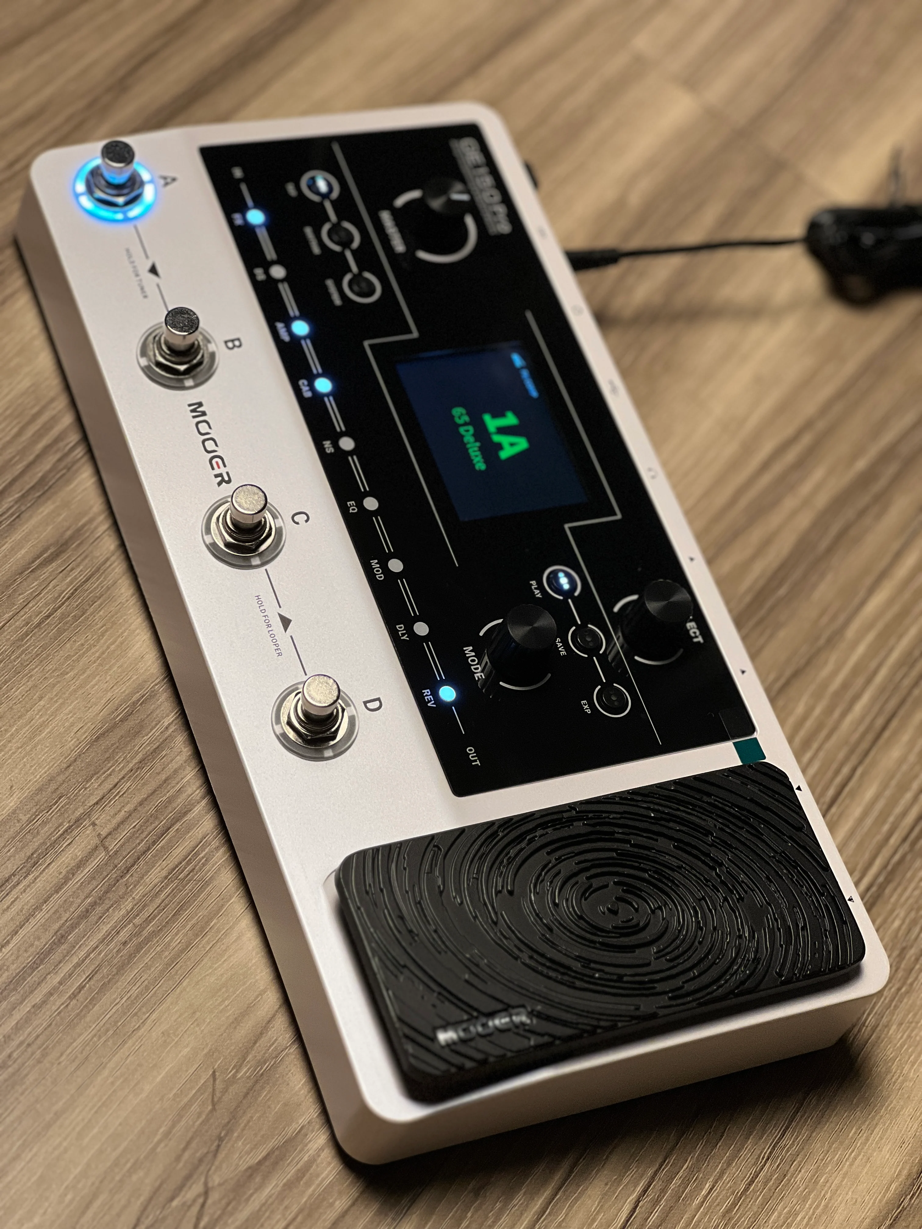 Mooer GE-150 Pro Guitar Multi-Effects Processor - Image 2
