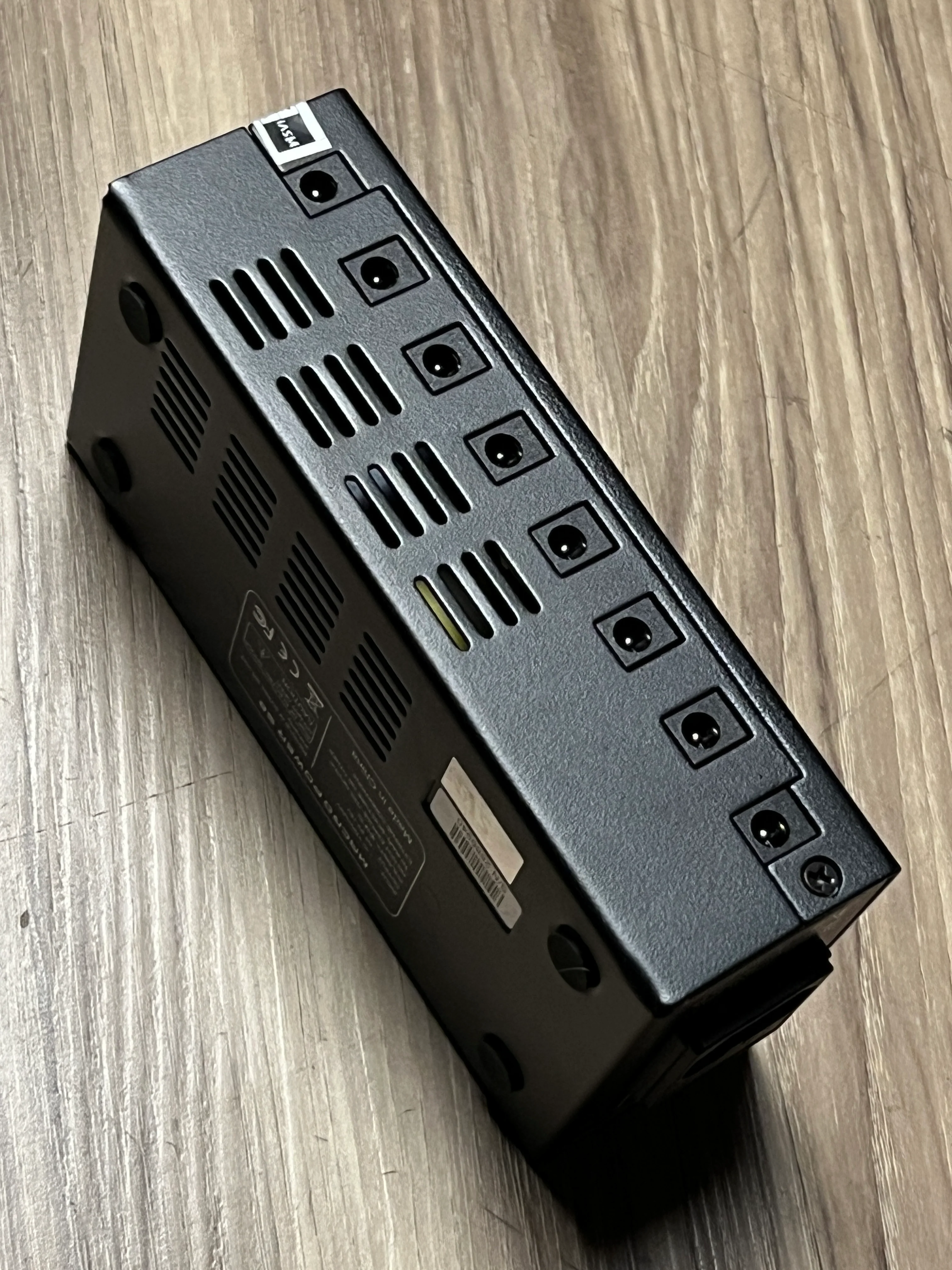 Mooer Macro Power S8 Isolated Power Supply - Image 2
