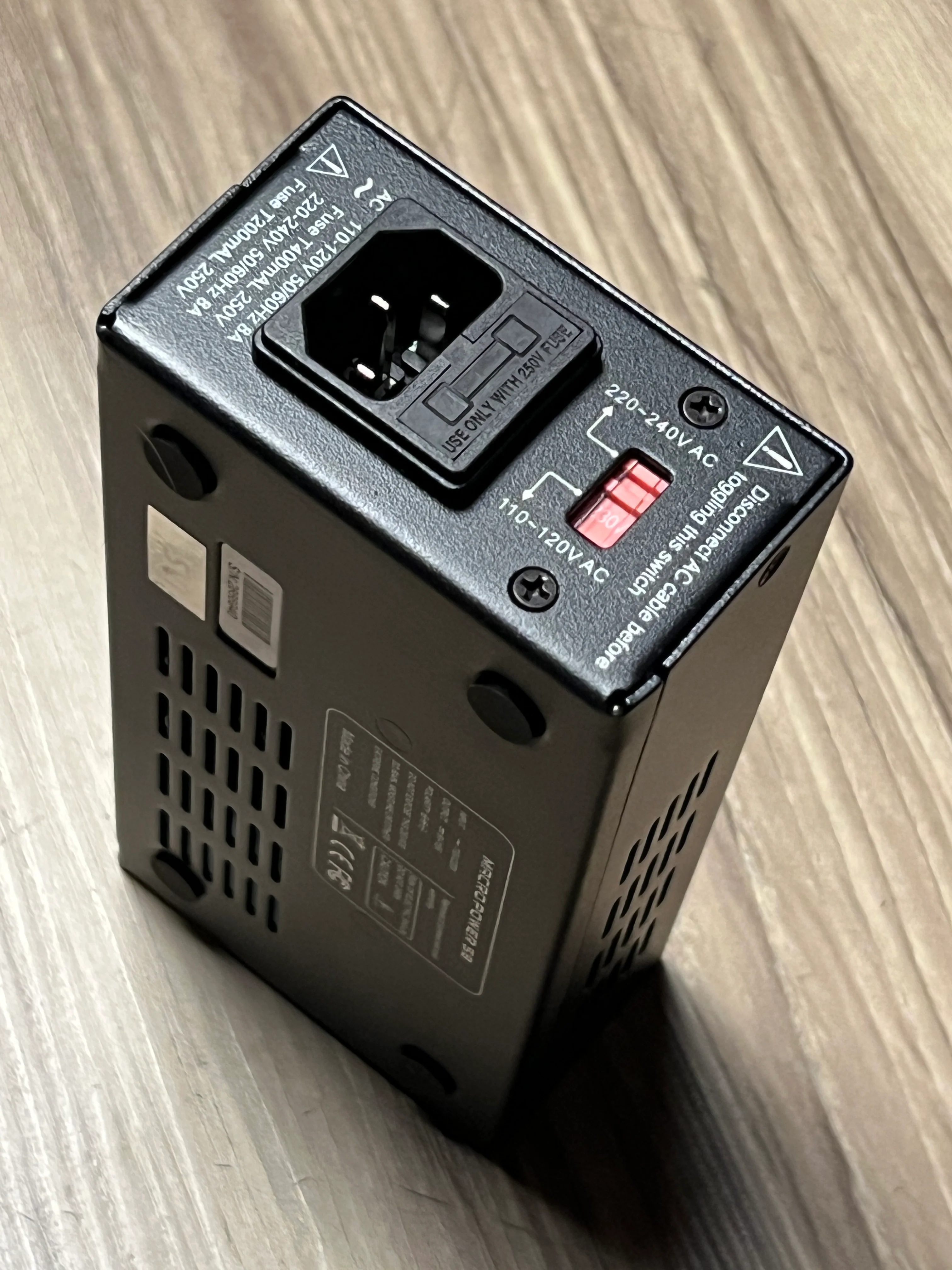 Mooer Macro Power S8 Isolated Power Supply - Image 3