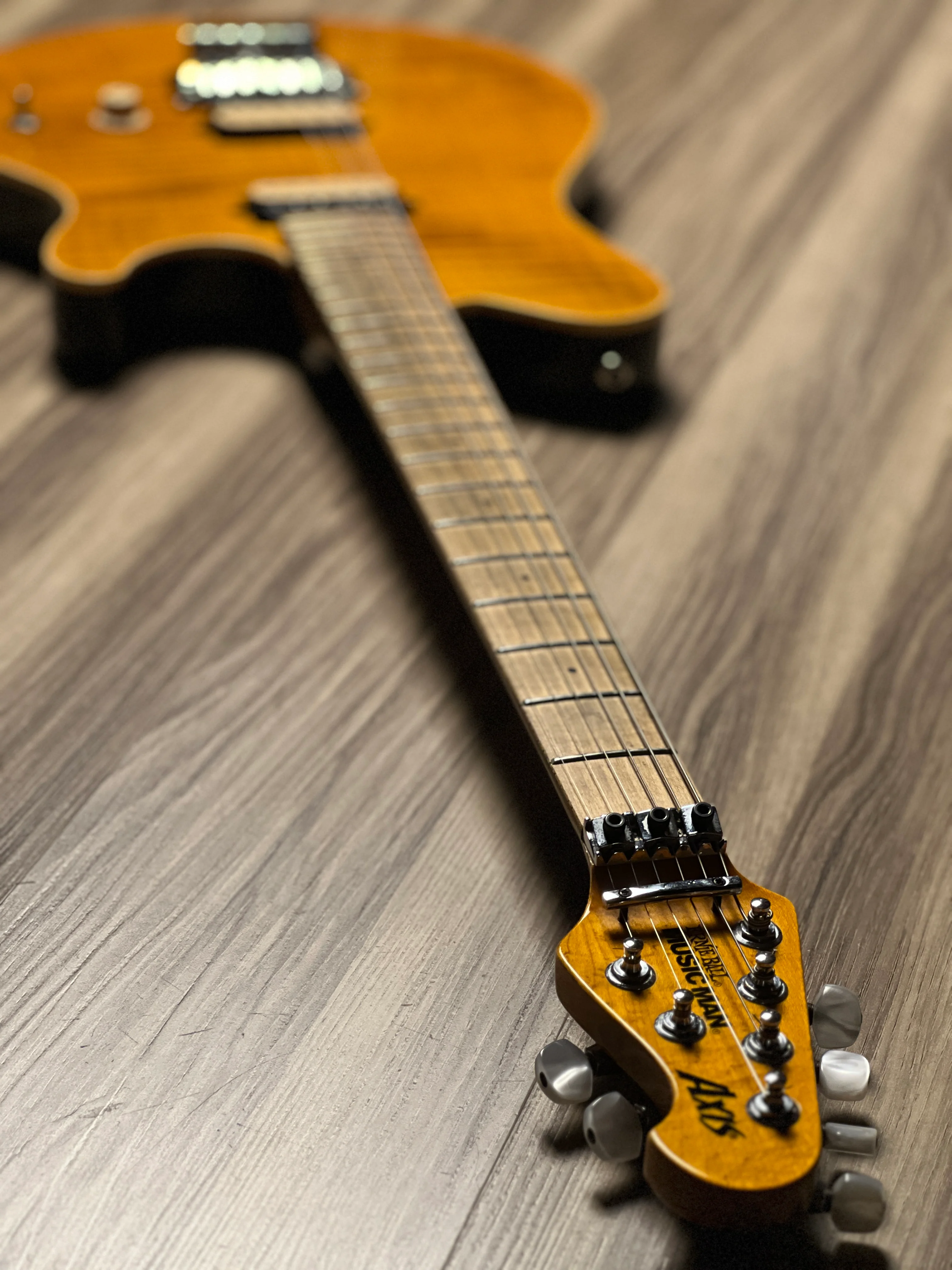 Music Man Axis Trans Gold Flame G84595 (USED) - Image 10