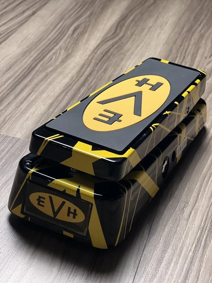 MXR Dunlop EVH-95 Eddie Van Halen Signature WAH WAH Cry Baby Wah Pedal - Image 4