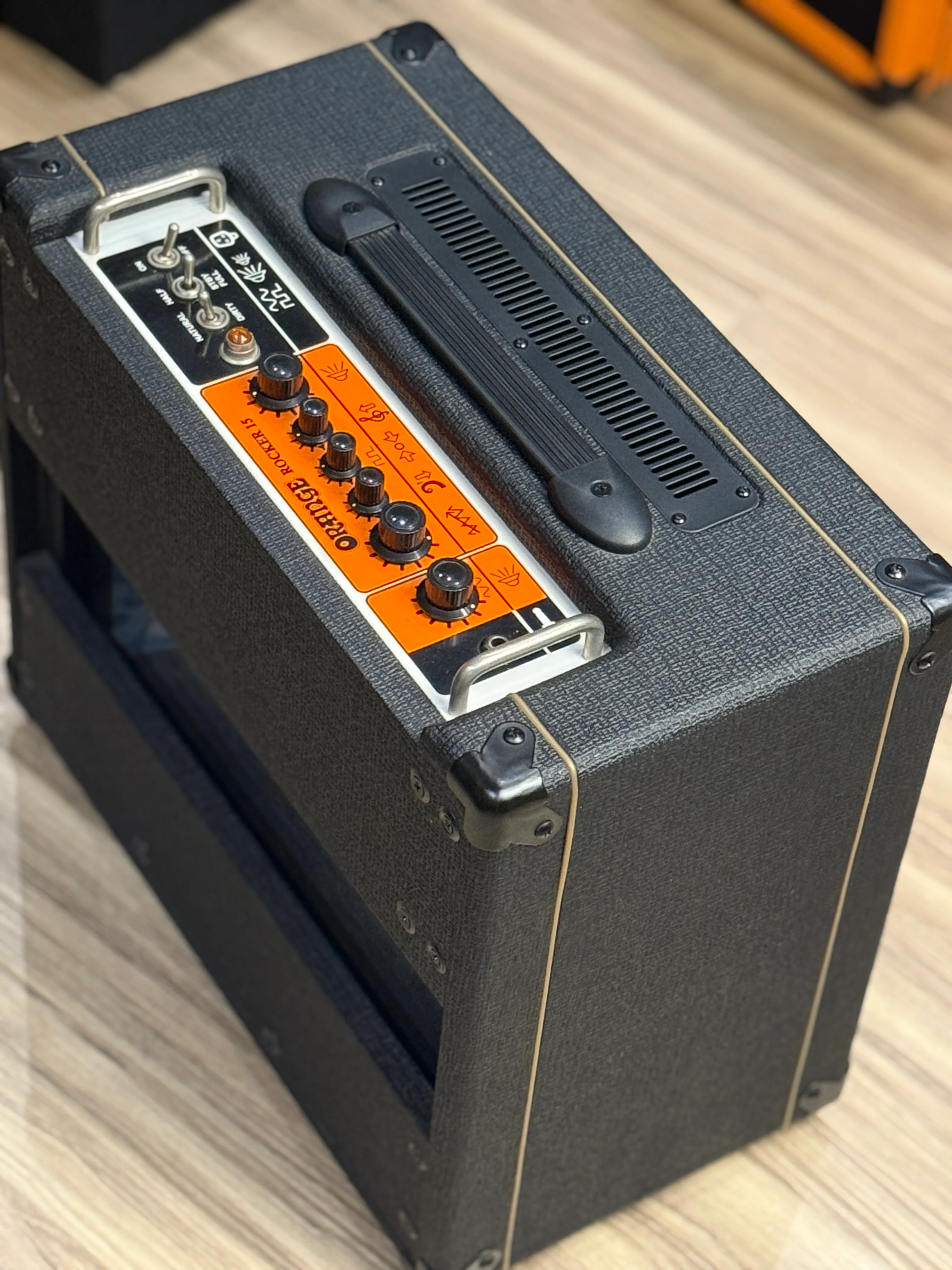 Orange Rocker 15- 15-watt 1x10 inch Tube Combo in Black - Image 3