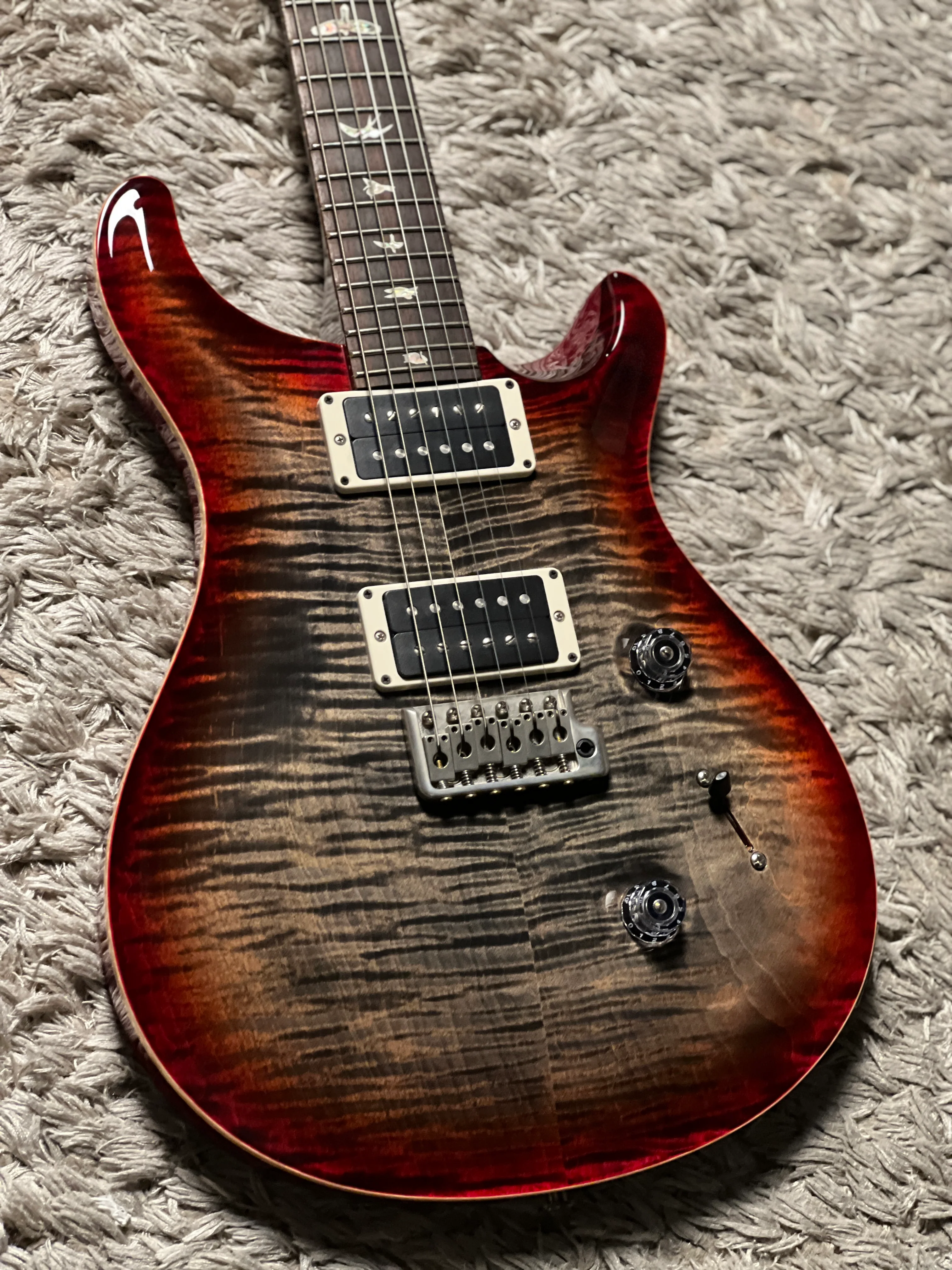 PRS Custom 24 10 Top In Charcoal Cherry With Stained Flame Neck 241400 - Image 4