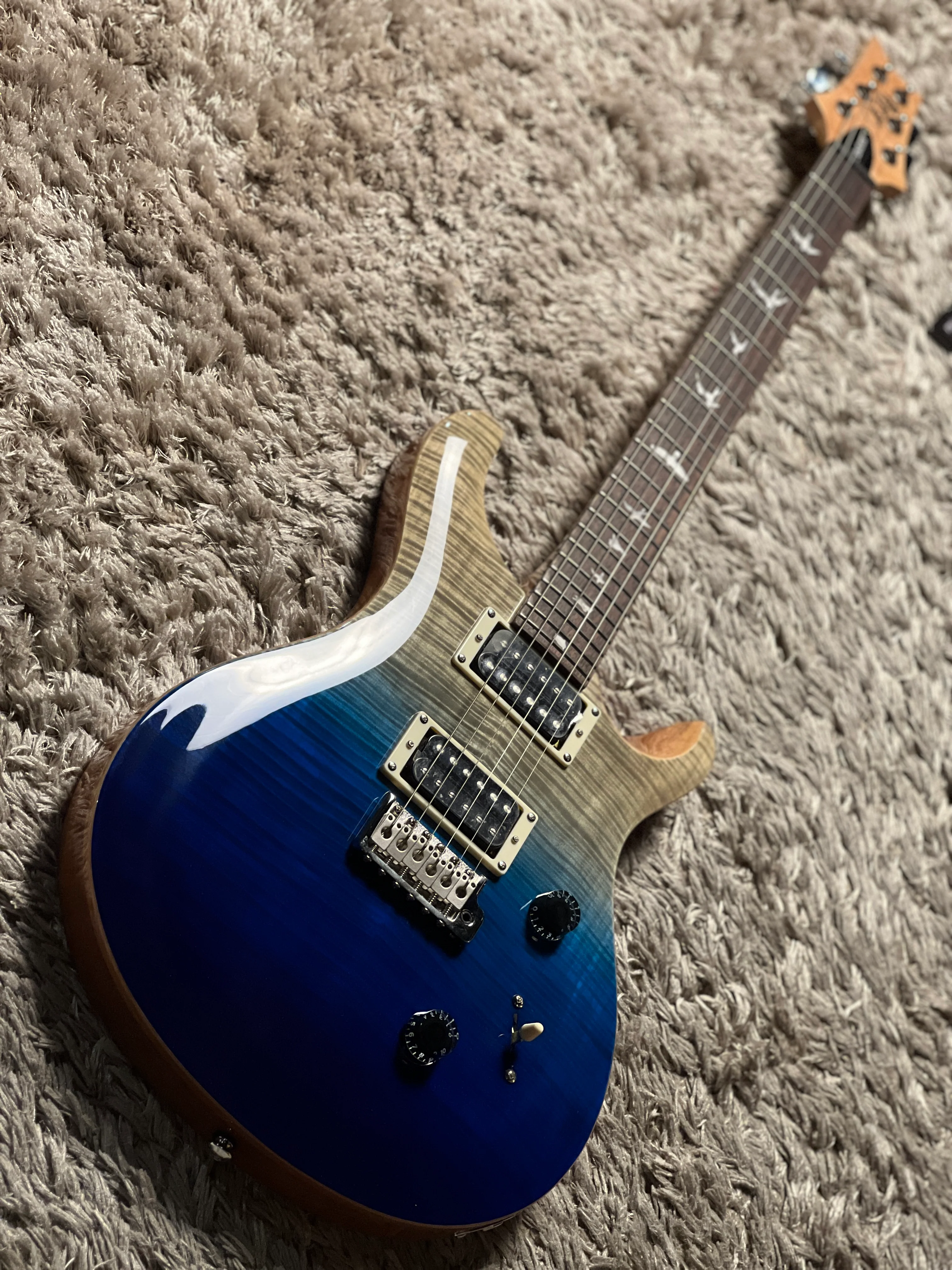 PRS SE Custom 24 in Blue Fade Limited Edition - Image 3