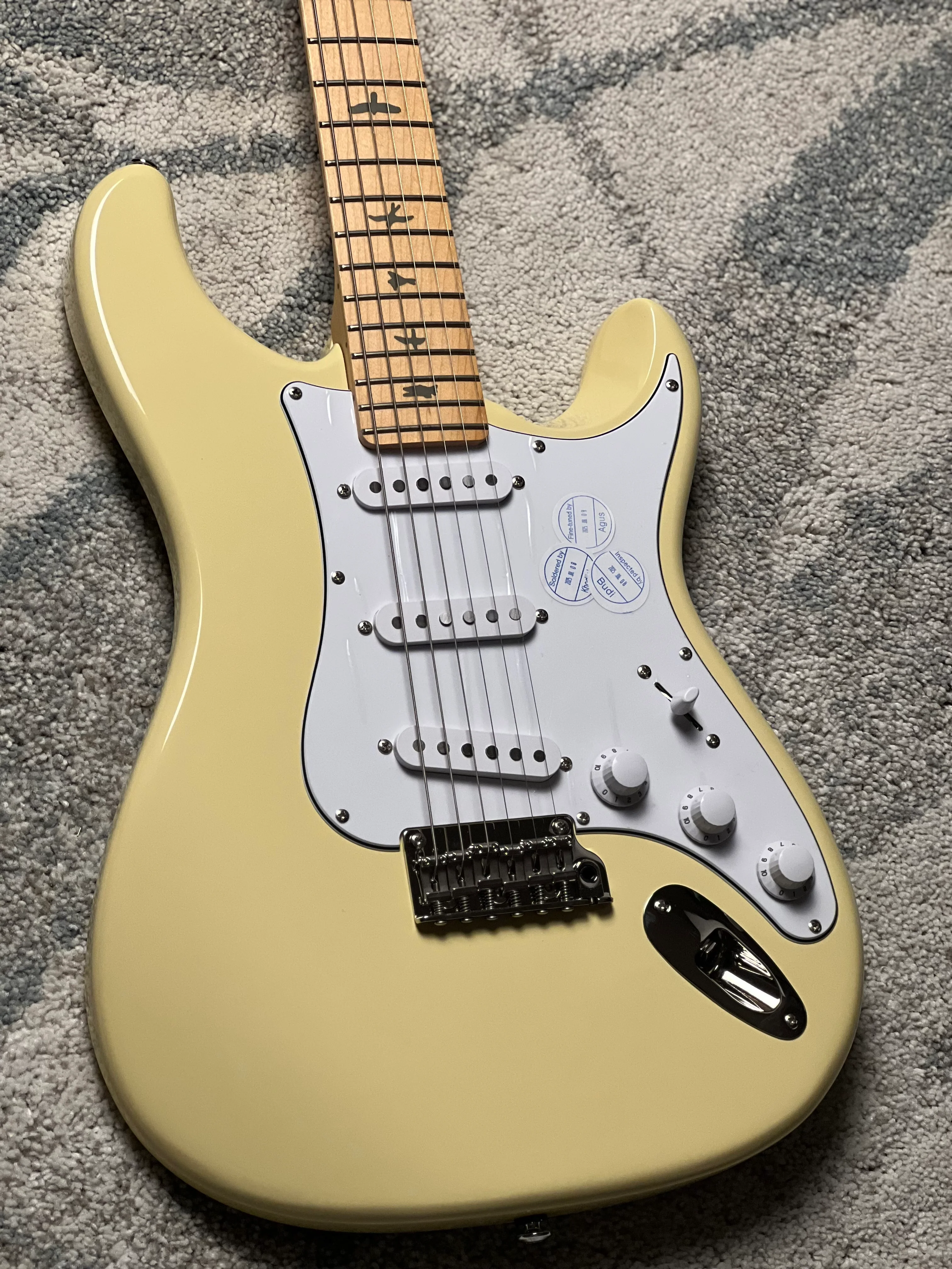 PRS SE John Mayer Silversky w/Maple FB in Moon White - Image 4