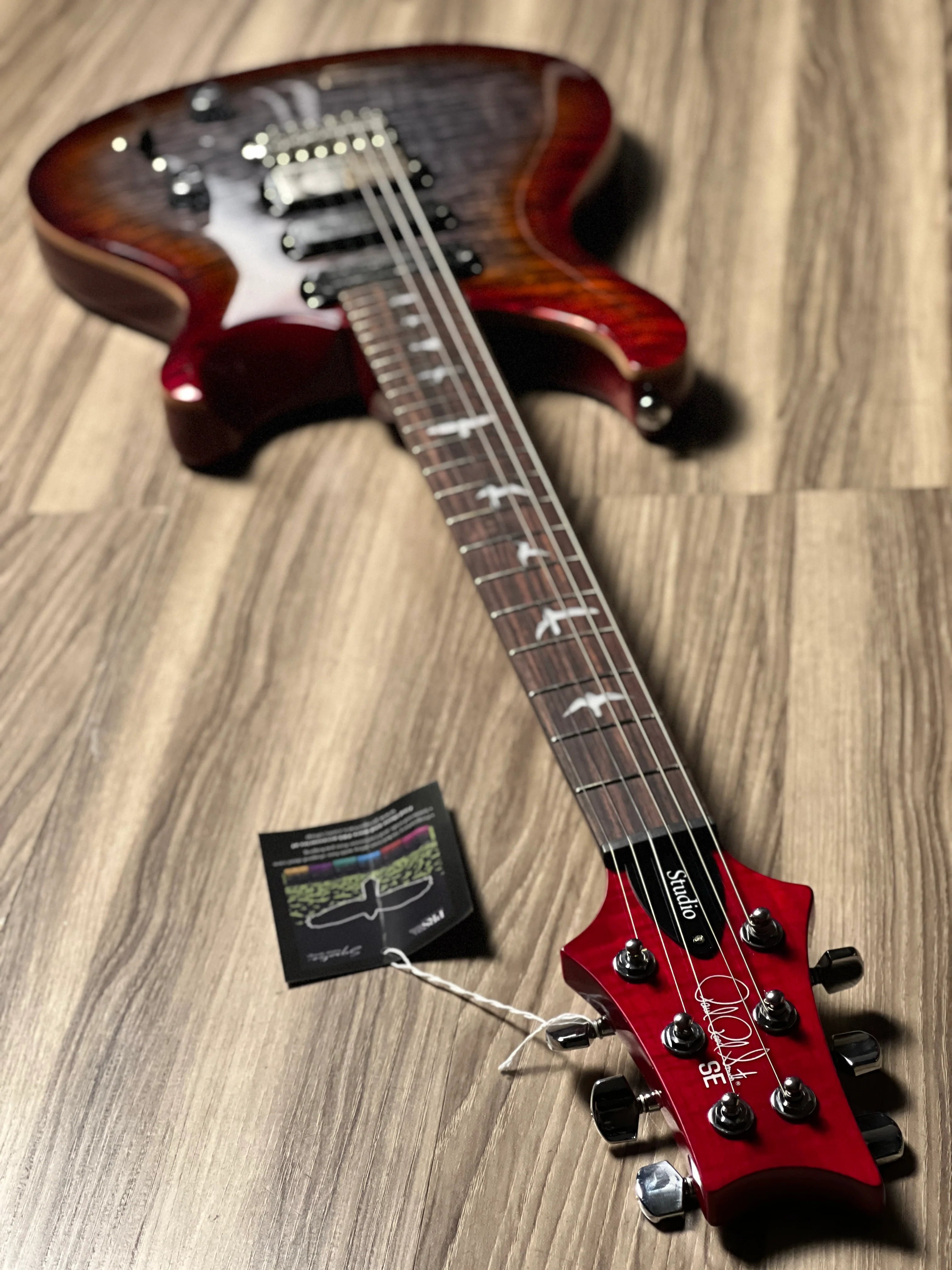 PRS SE Studio in Charcoal Cherry Burst - Image 6
