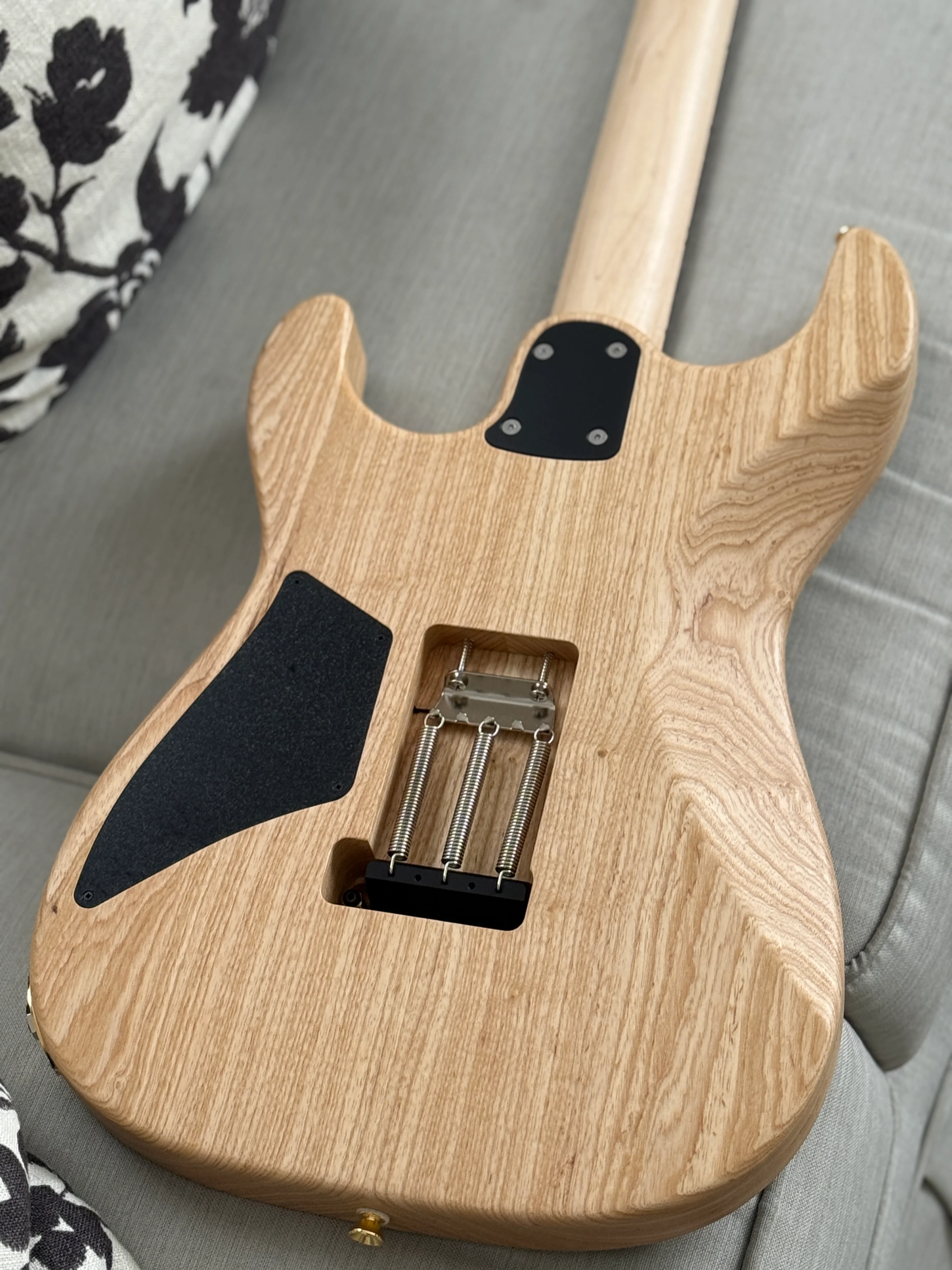 Saito S-622 SSH with Rosewood and Gold Hardware in White Granite 253033 - Image 8
