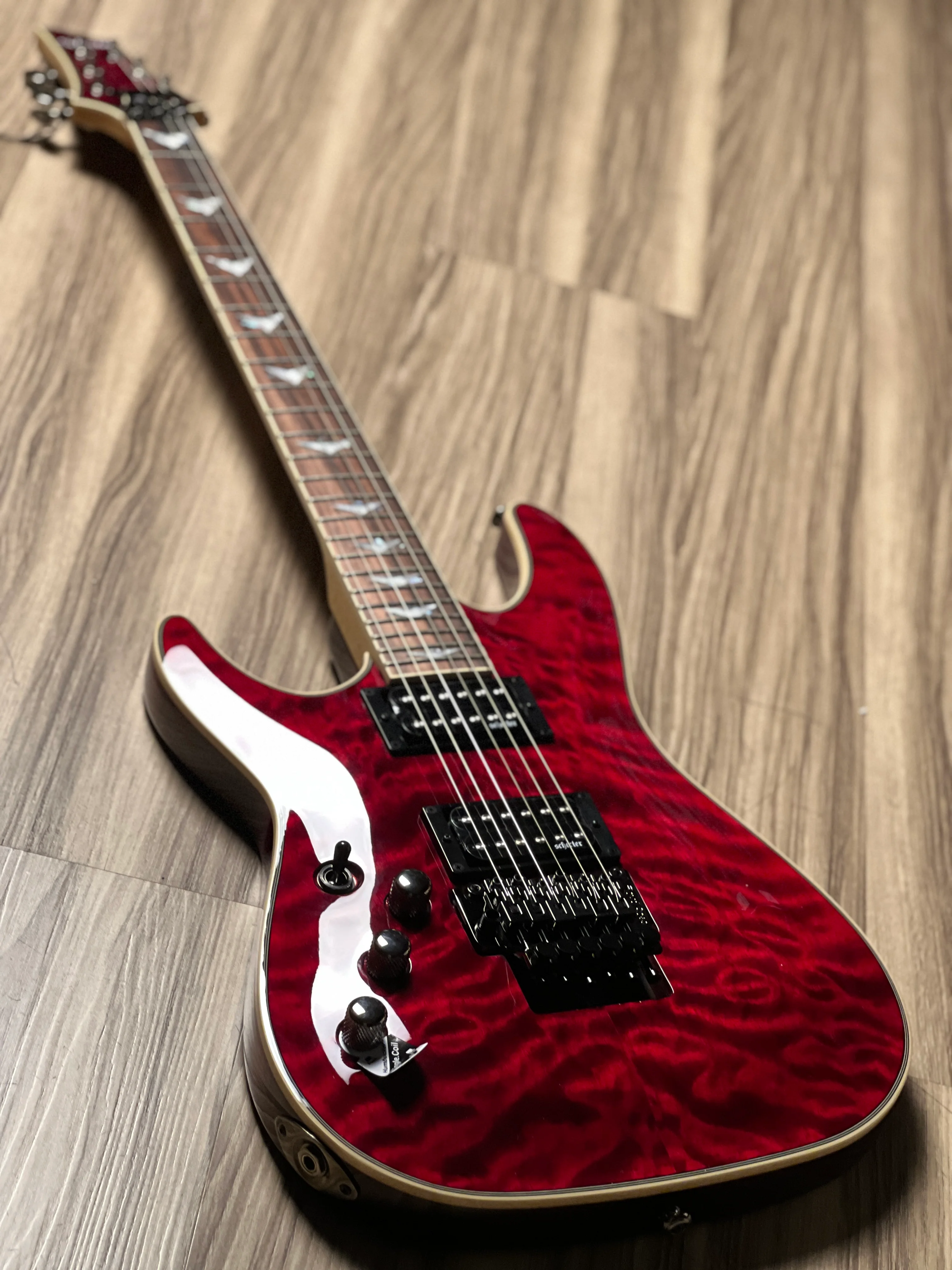 Schecter Omen Extreme-6 FR Left Hand in Black Cherry