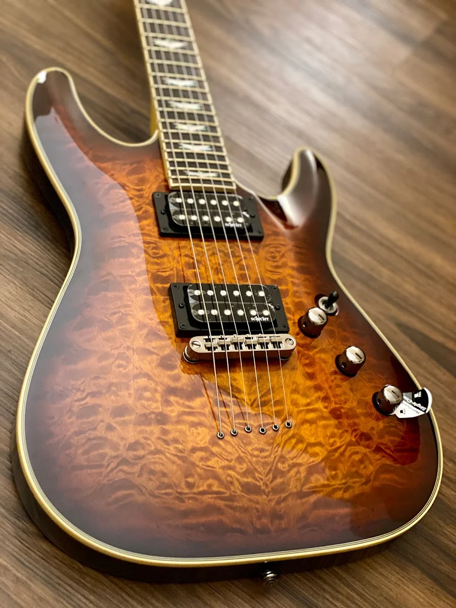 Schecter Omen Extreme 6 in Vintage Sunburst - Image 2