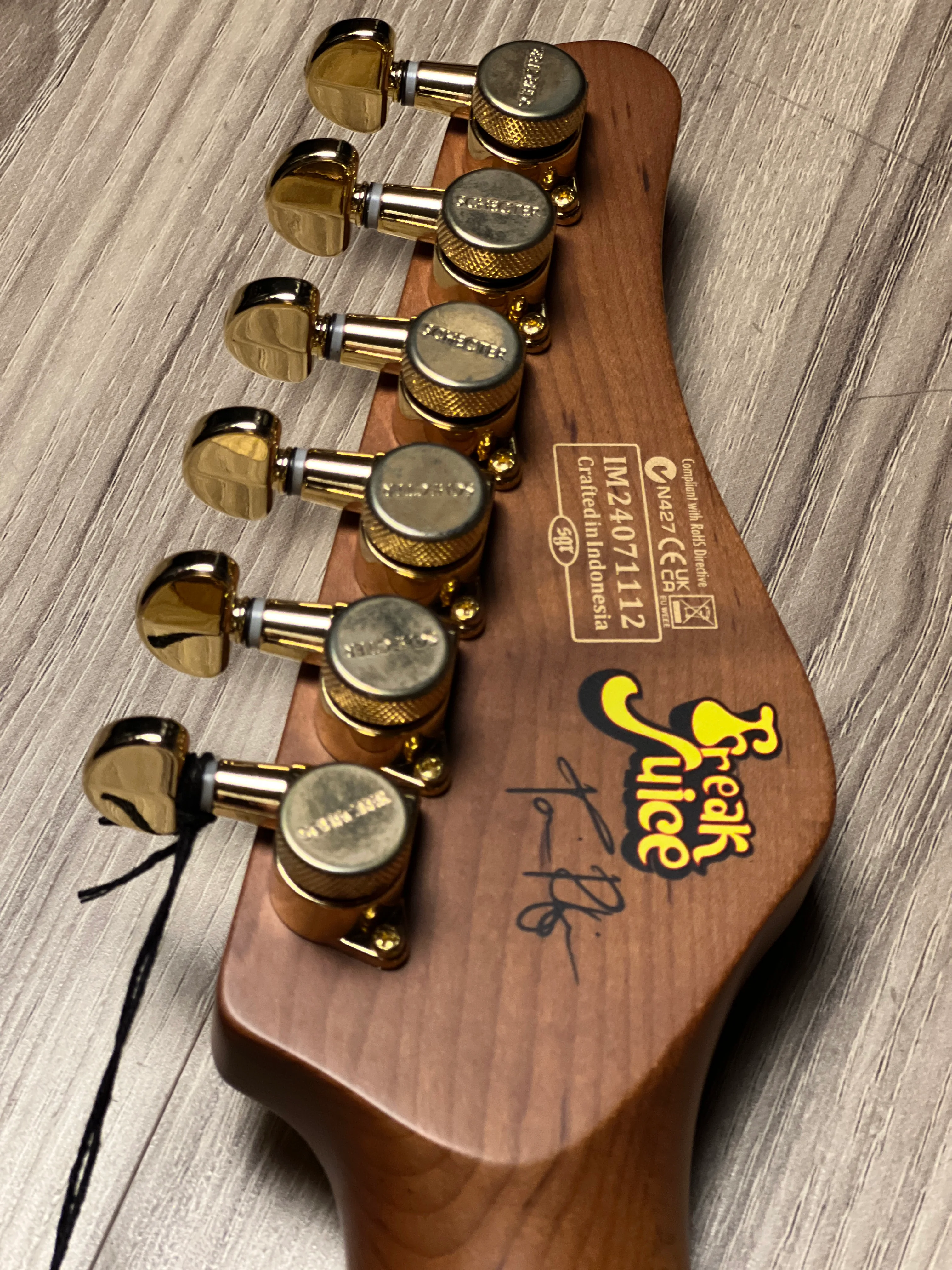 Schecter Tori Ruffin in Freak Juice Traditional - Image 7