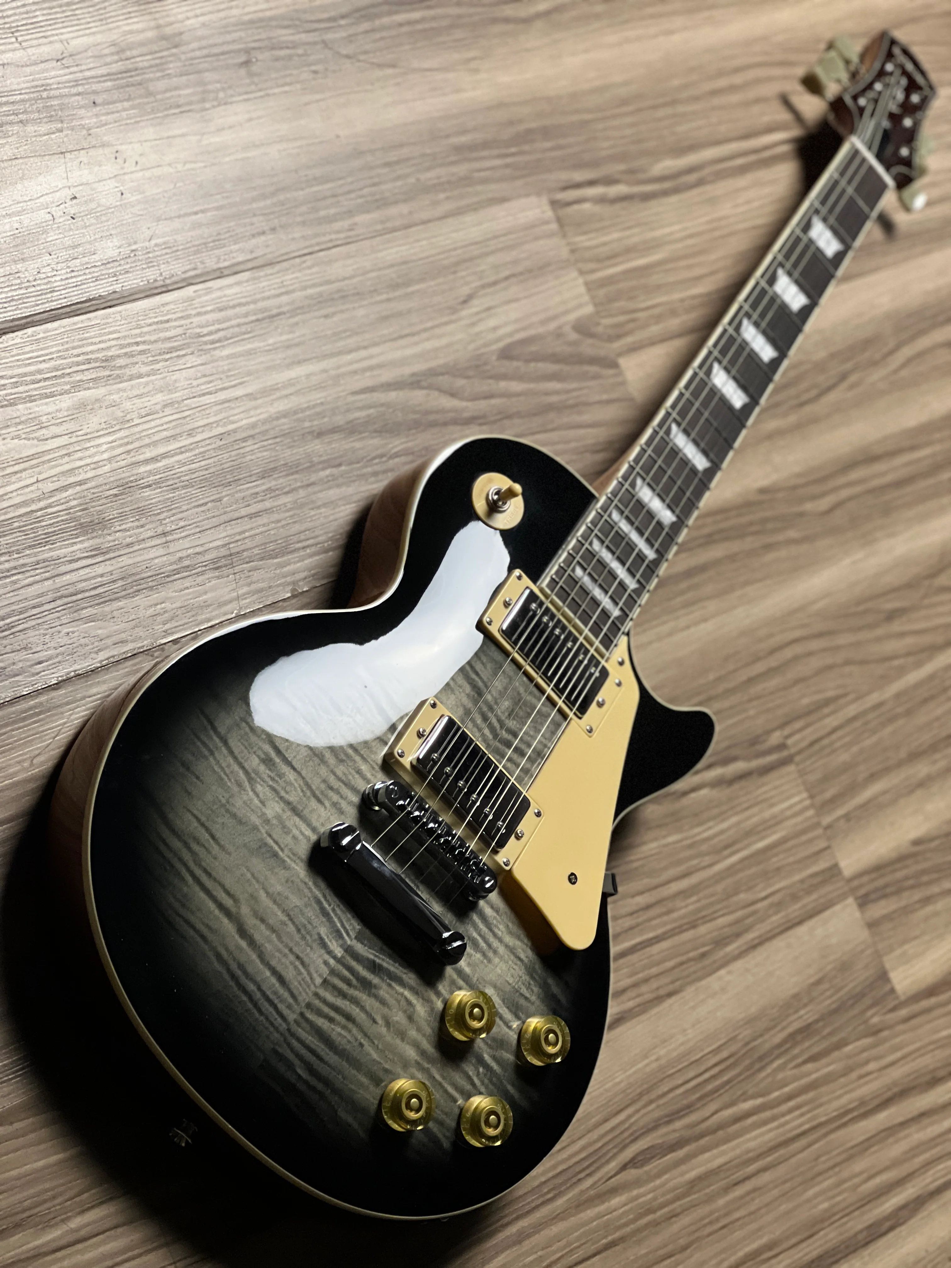 SQOE SELP900 in Charcoal Black Burst with Hardshell Case - Image 9