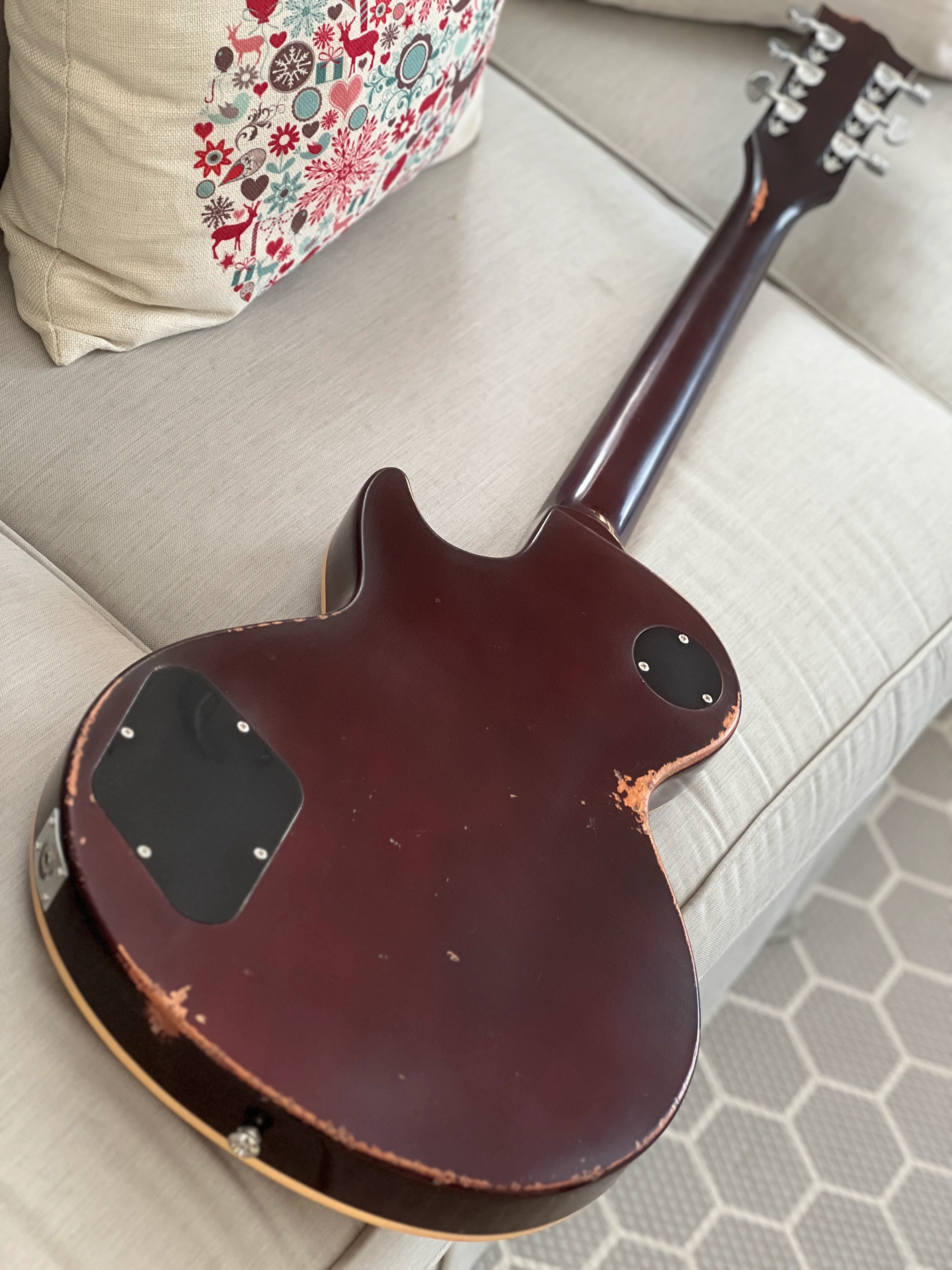 SLX Eagle Antique in Honeyburst with Nitrocellulose Lacquer (Medium Relic) - Image 5
