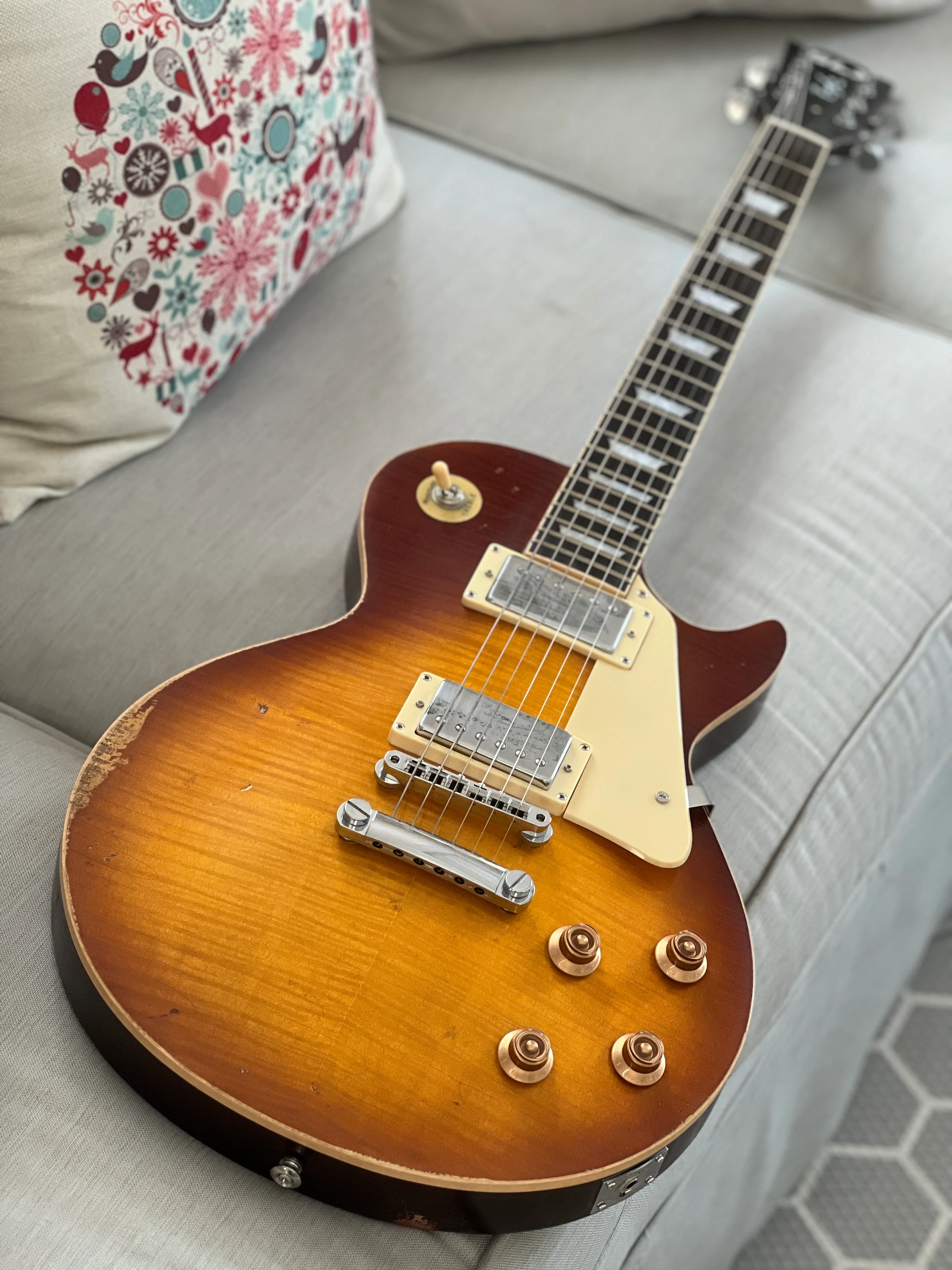 SLX Eagle Antique in Honeyburst with Nitrocellulose Lacquer (Medium Relic) - Image 8
