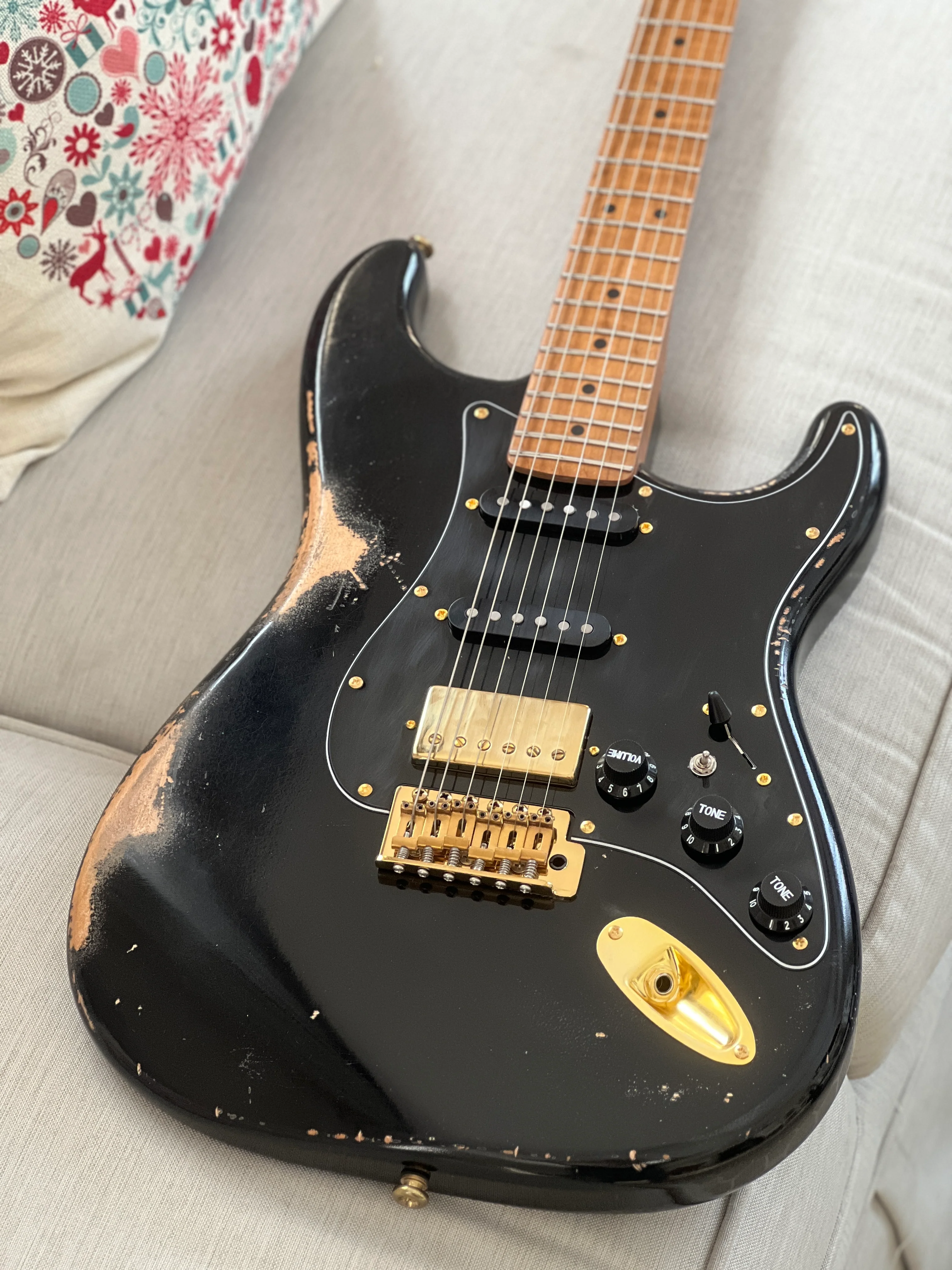 SLX Hawk Antique in Black Beauty with Gold Hardware Nitrocellulose Lacquer - Image 7