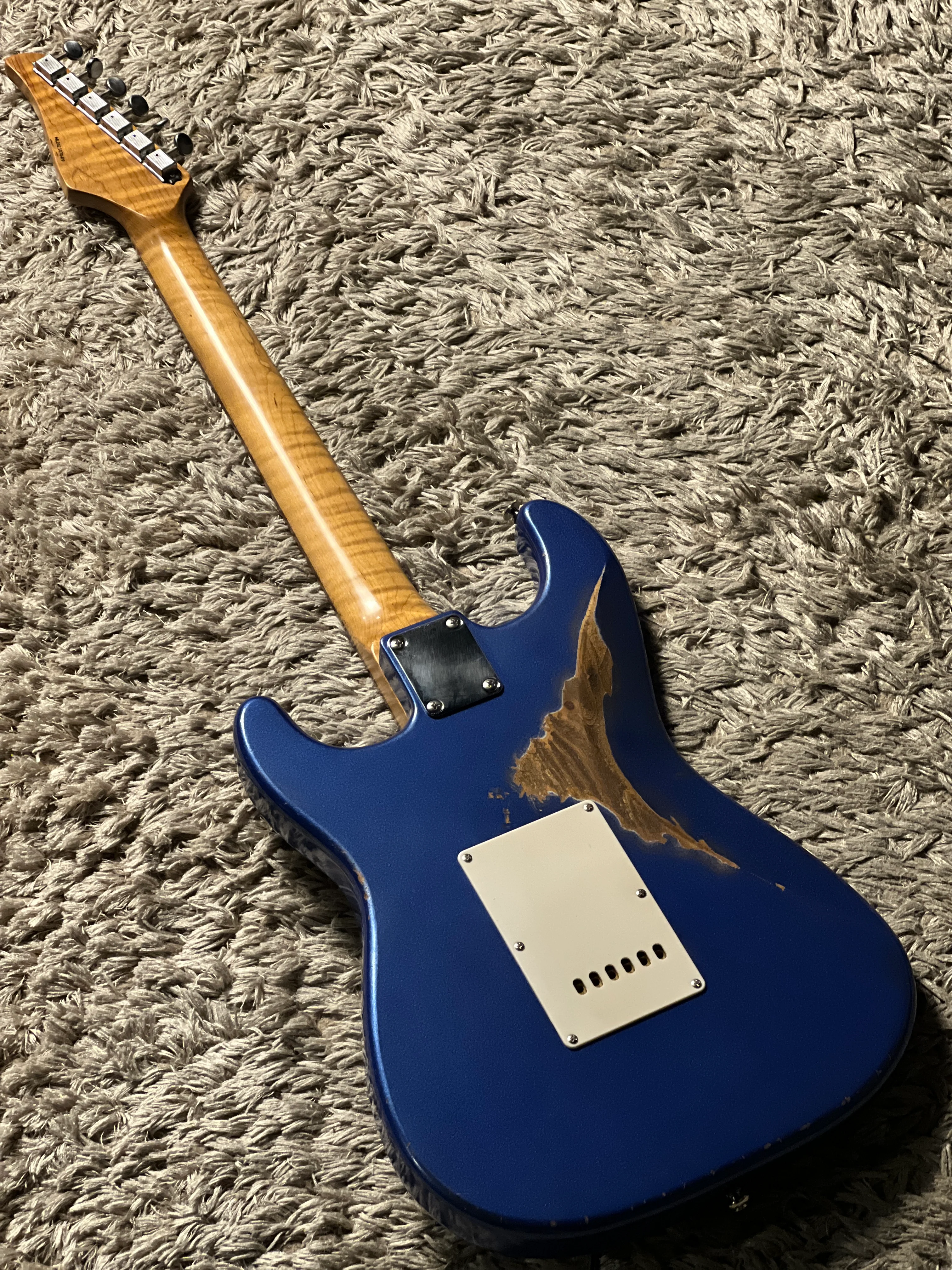 SLX Hawk Antique in Lake Placid Blue Over Sunburst with Nitrocellulose Lacquer - Image 6