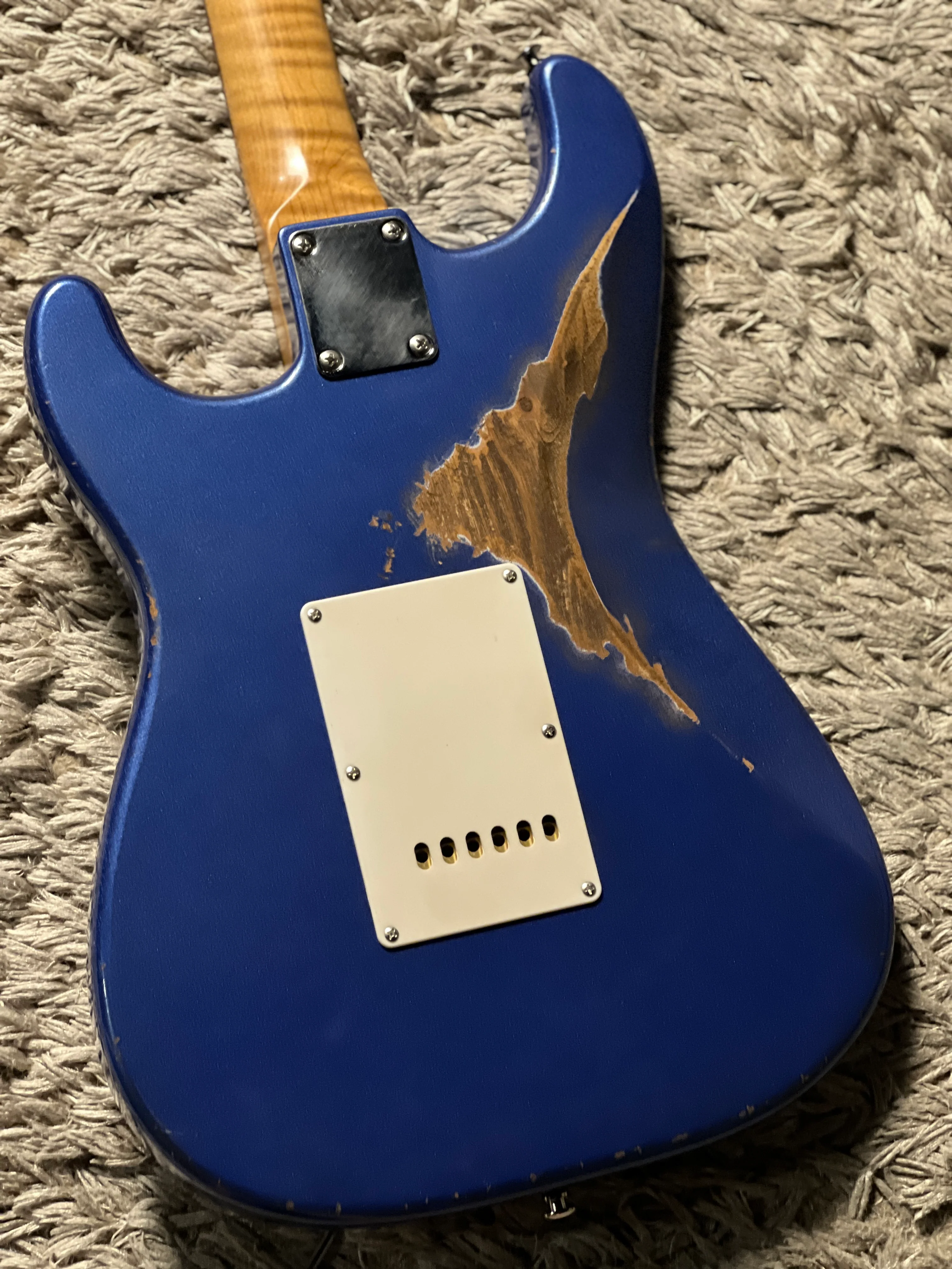 SLX Hawk Antique in Lake Placid Blue Over Sunburst with Nitrocellulose Lacquer - Image 7
