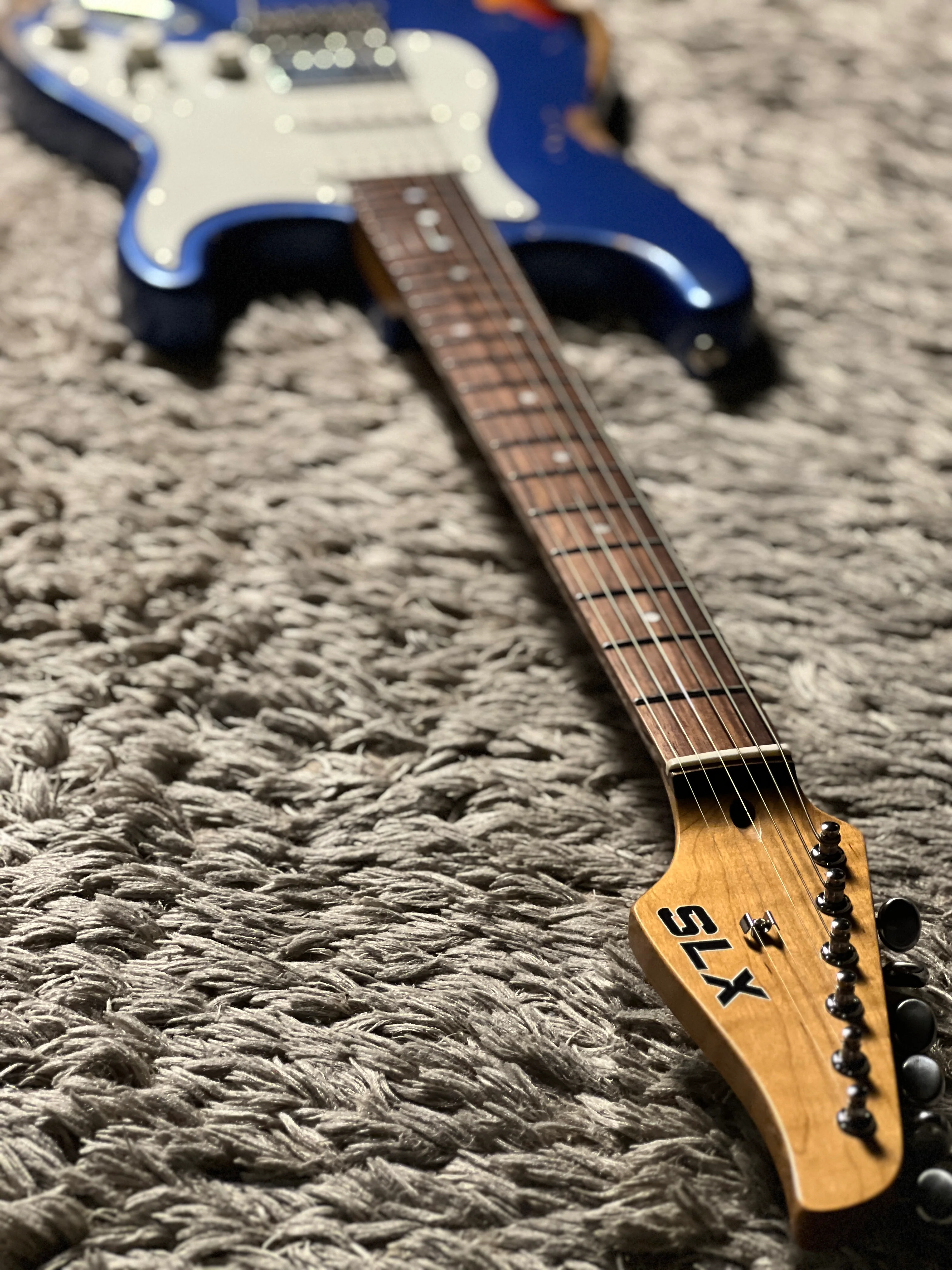 SLX Hawk Antique in Lake Placid Blue Over Sunburst with Nitrocellulose Lacquer - Image 8