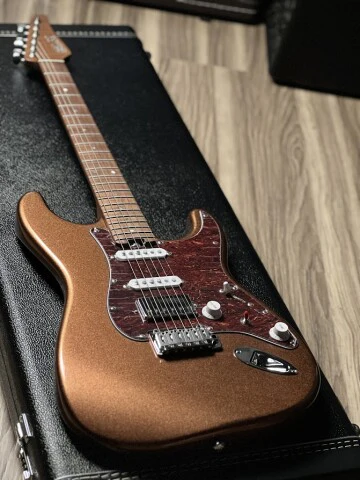 SLX Hawk Classic 22 HSS in Copper Gold with Roasted Maple FB - Image 3