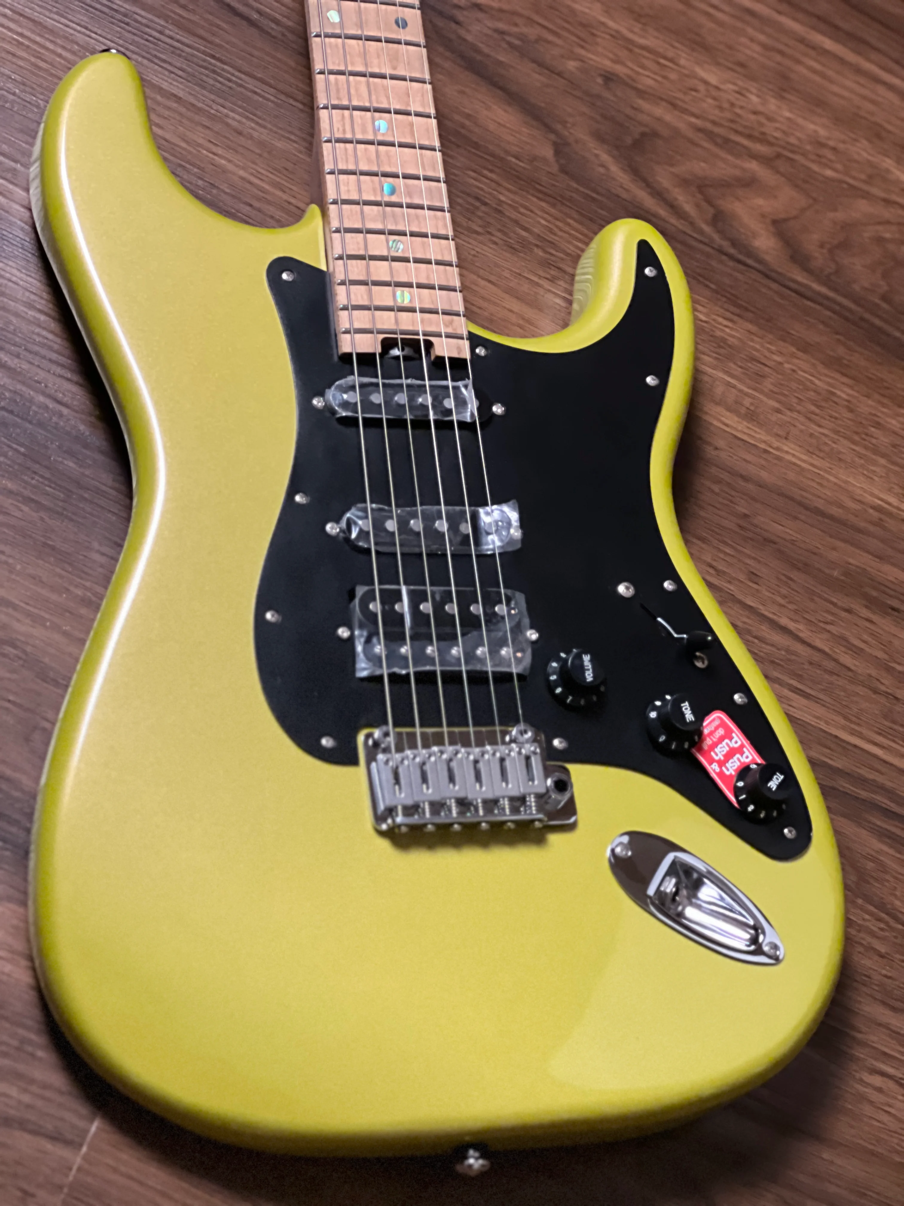 SLX Hawk Classic 22 HSS in Solar Flare with Roasted Maple FB - Image 4