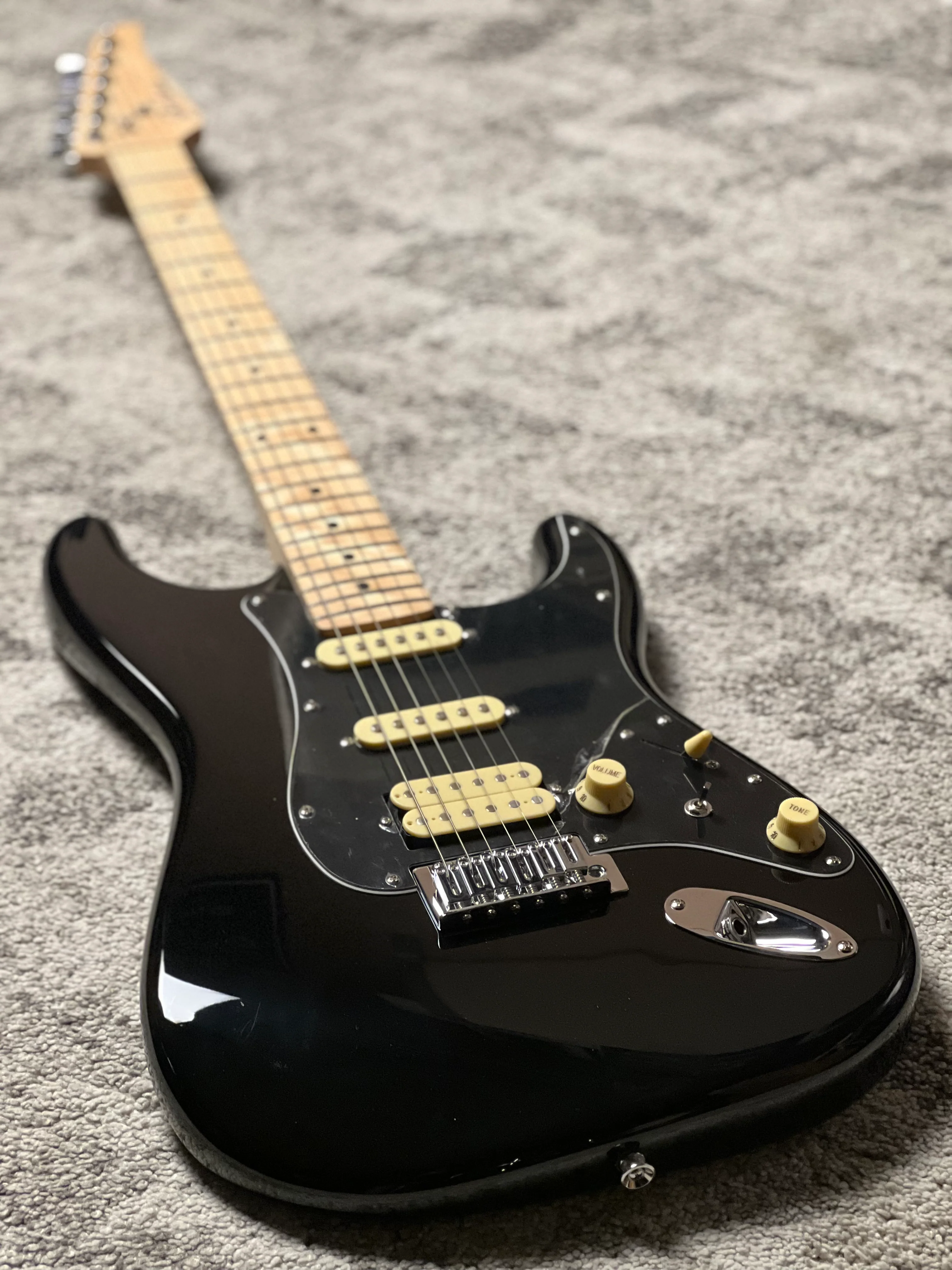 SLX Hawk Classic Essentials 22 HSS with Maple FB in Black - Image 3