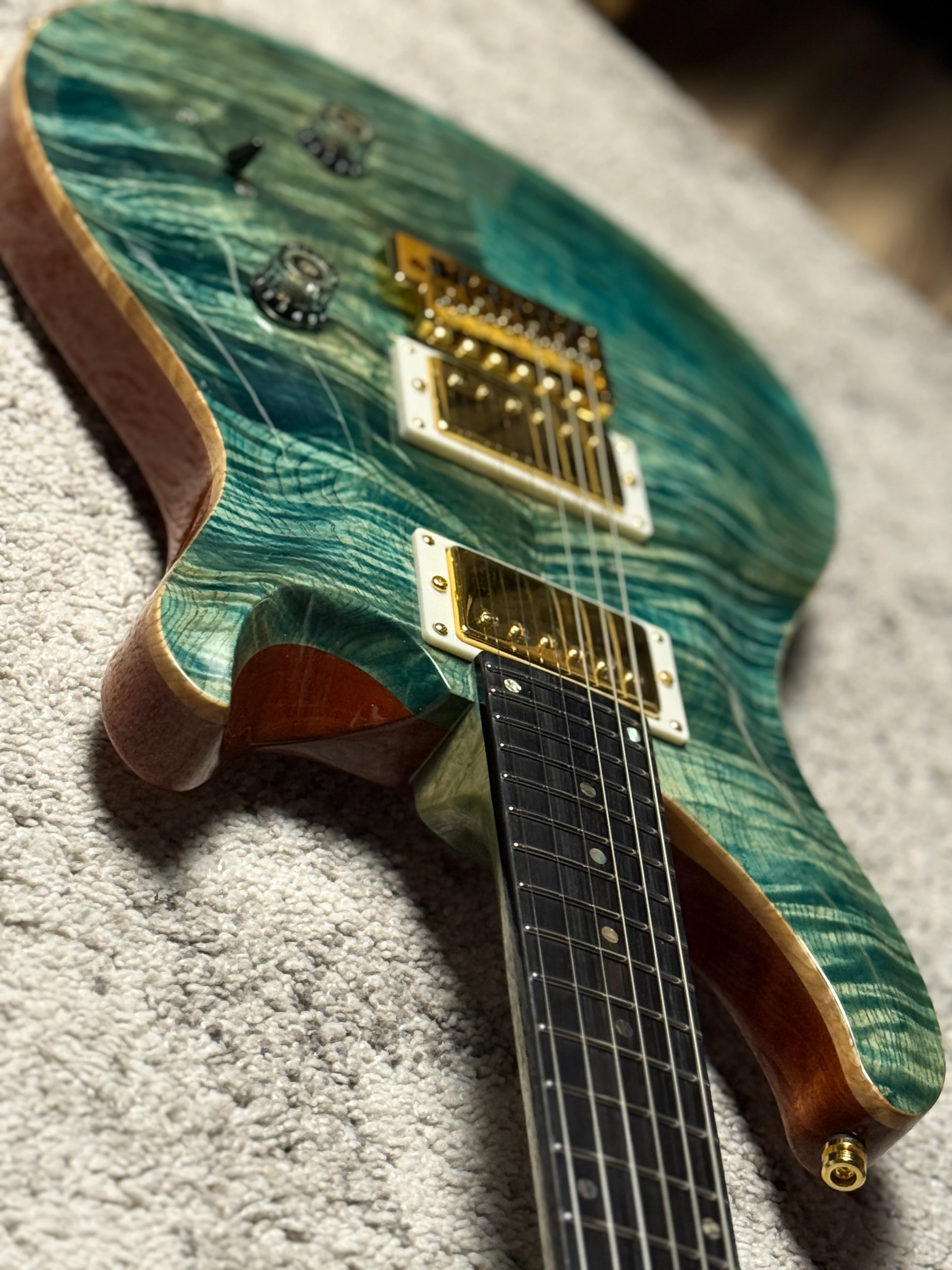 SLX Imperial 24 HH with 5A Solid Flame Top in Trampas Green with Gold Hardware - Image 7