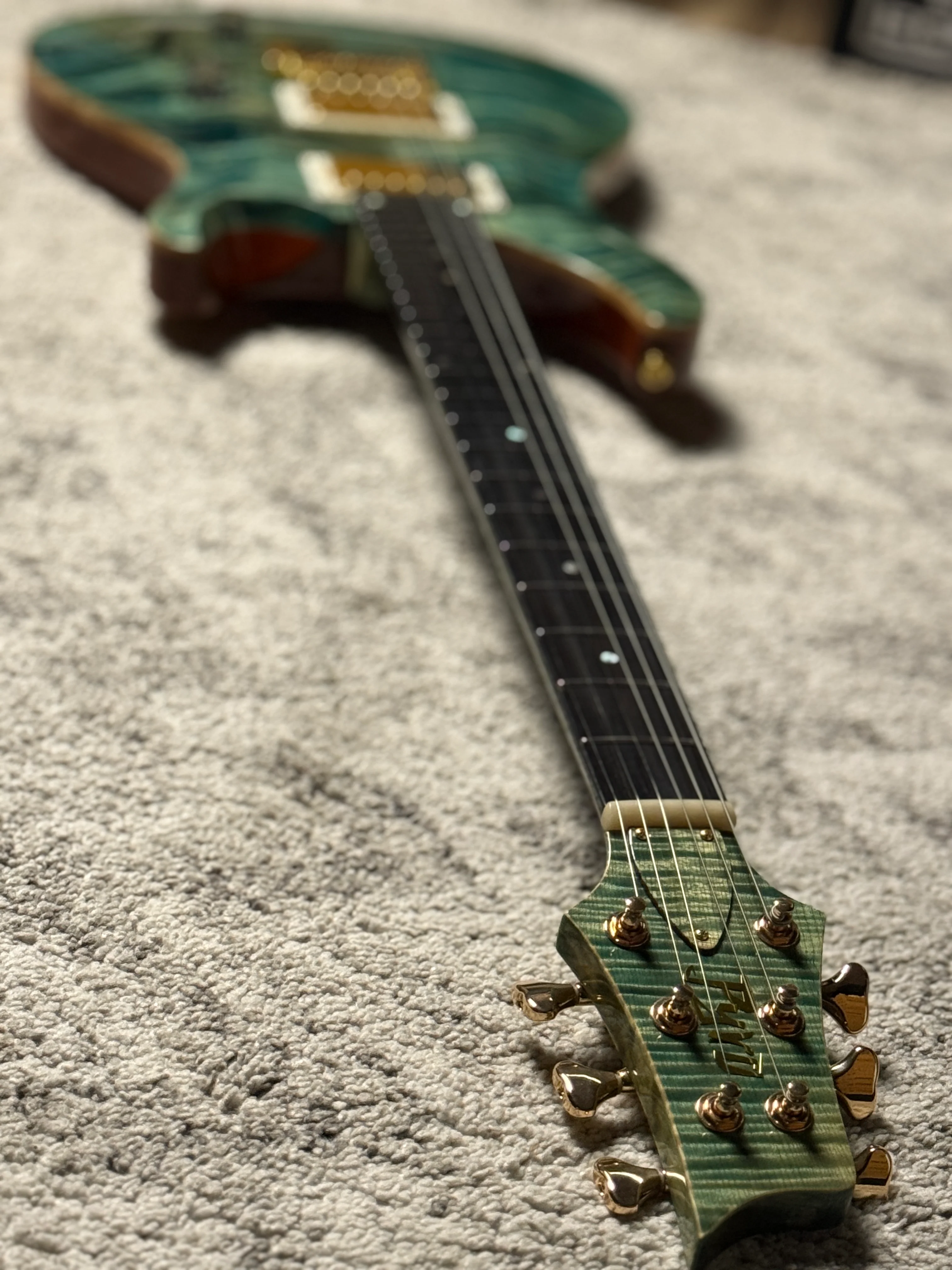 SLX Imperial 24 HH with 5A Solid Flame Top in Trampas Green with Gold Hardware - Image 8