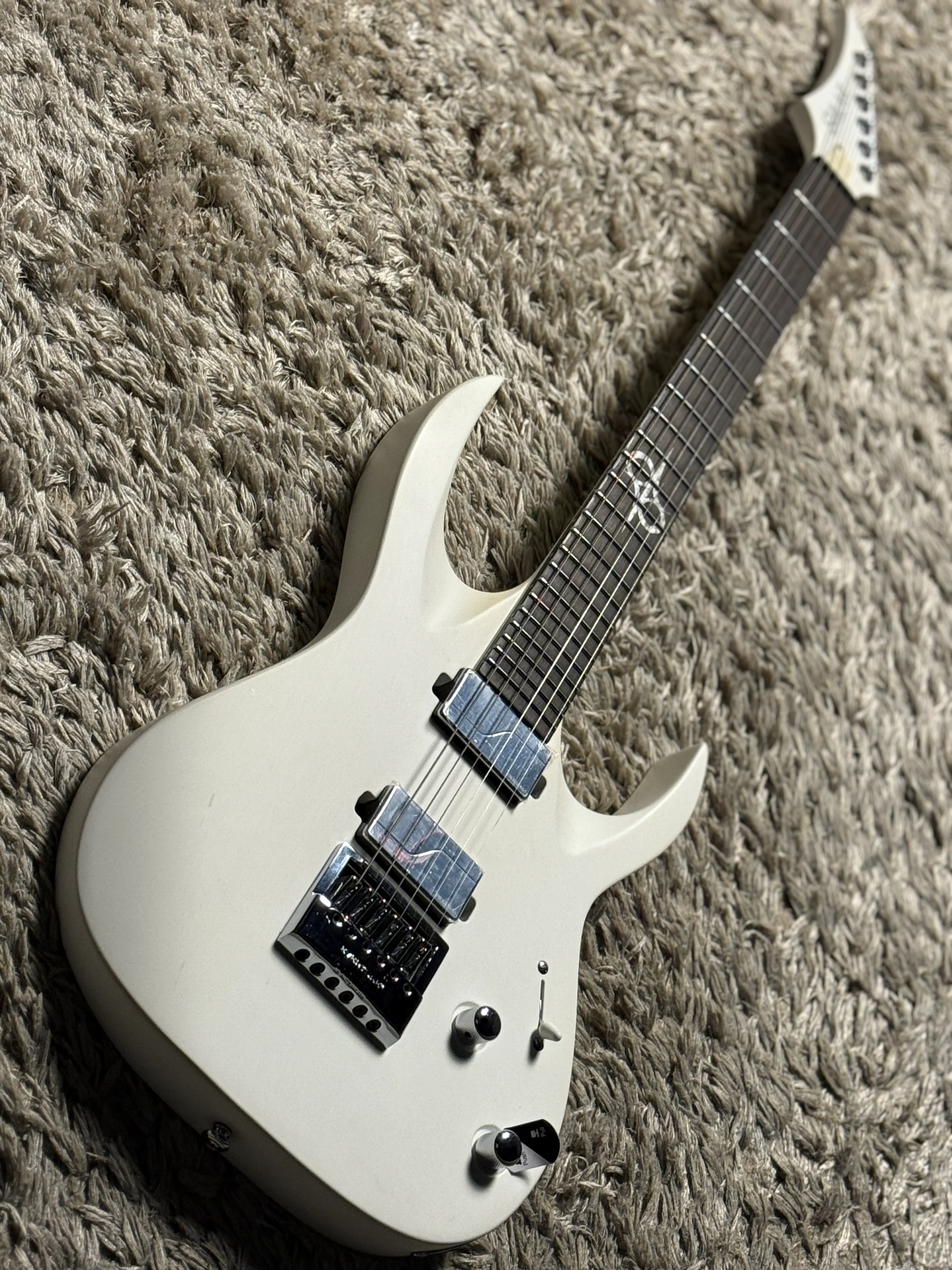 Solar A1.6VINTER in Pearl White Matte - Image 8