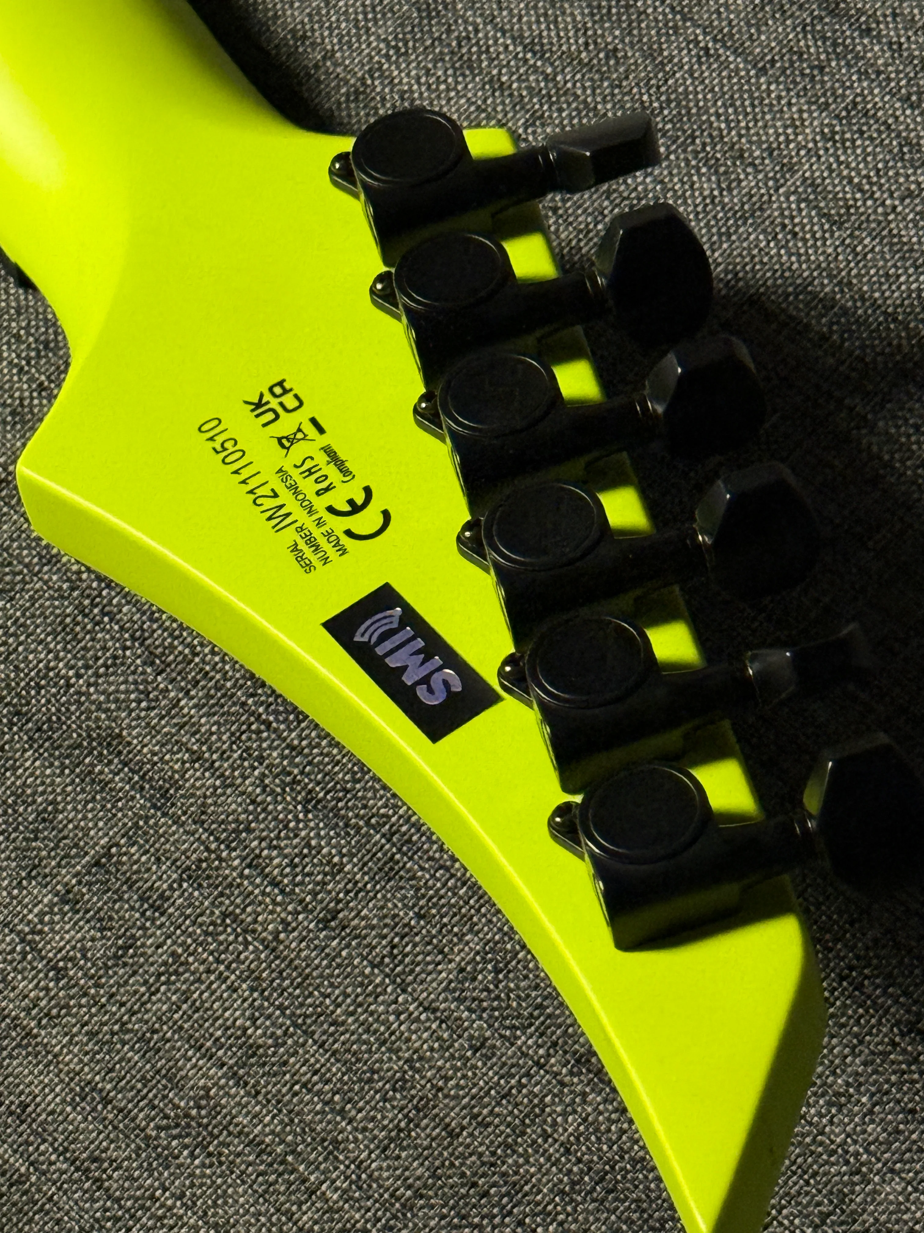Solar A2.6 in Lemon Neon Matte IW21110510 - Image 7