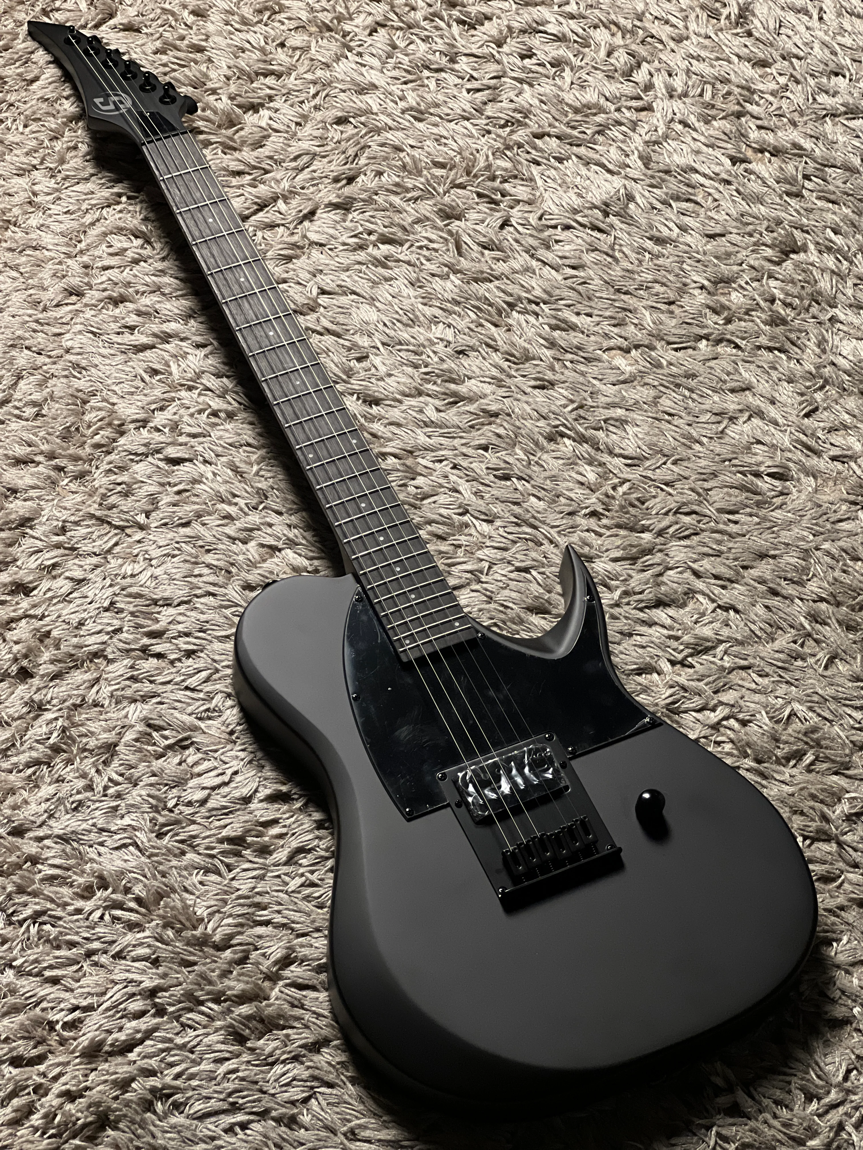 Solar TB4.61C-E in Carbon Black - Image 2