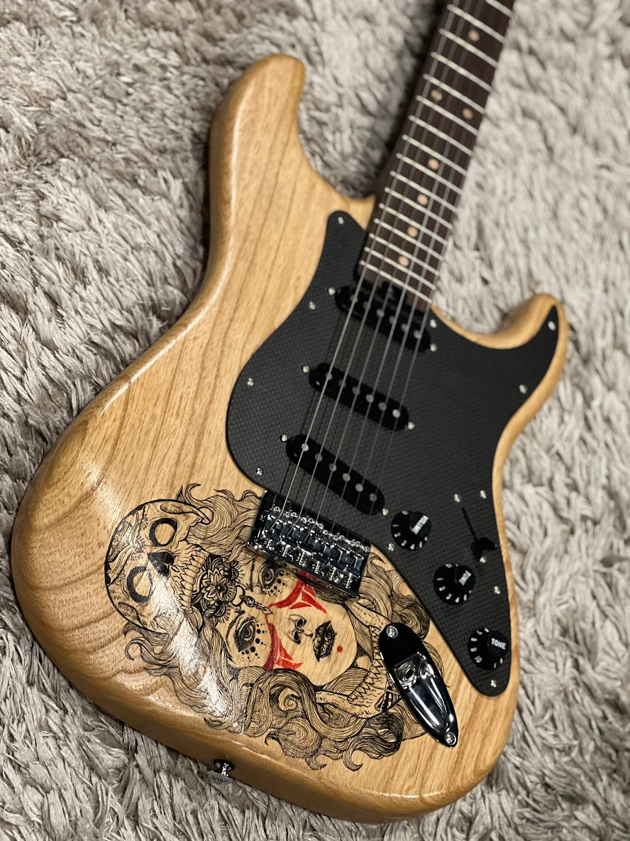 Soloking MS-1 Artisan Lightweight Ash Hand Painted Girly Face - Image 3
