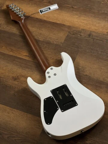 Soloking MS-1 Custom 24 HH Flat Top in Satin White Matte with Roasted Maple Neck - Image 5