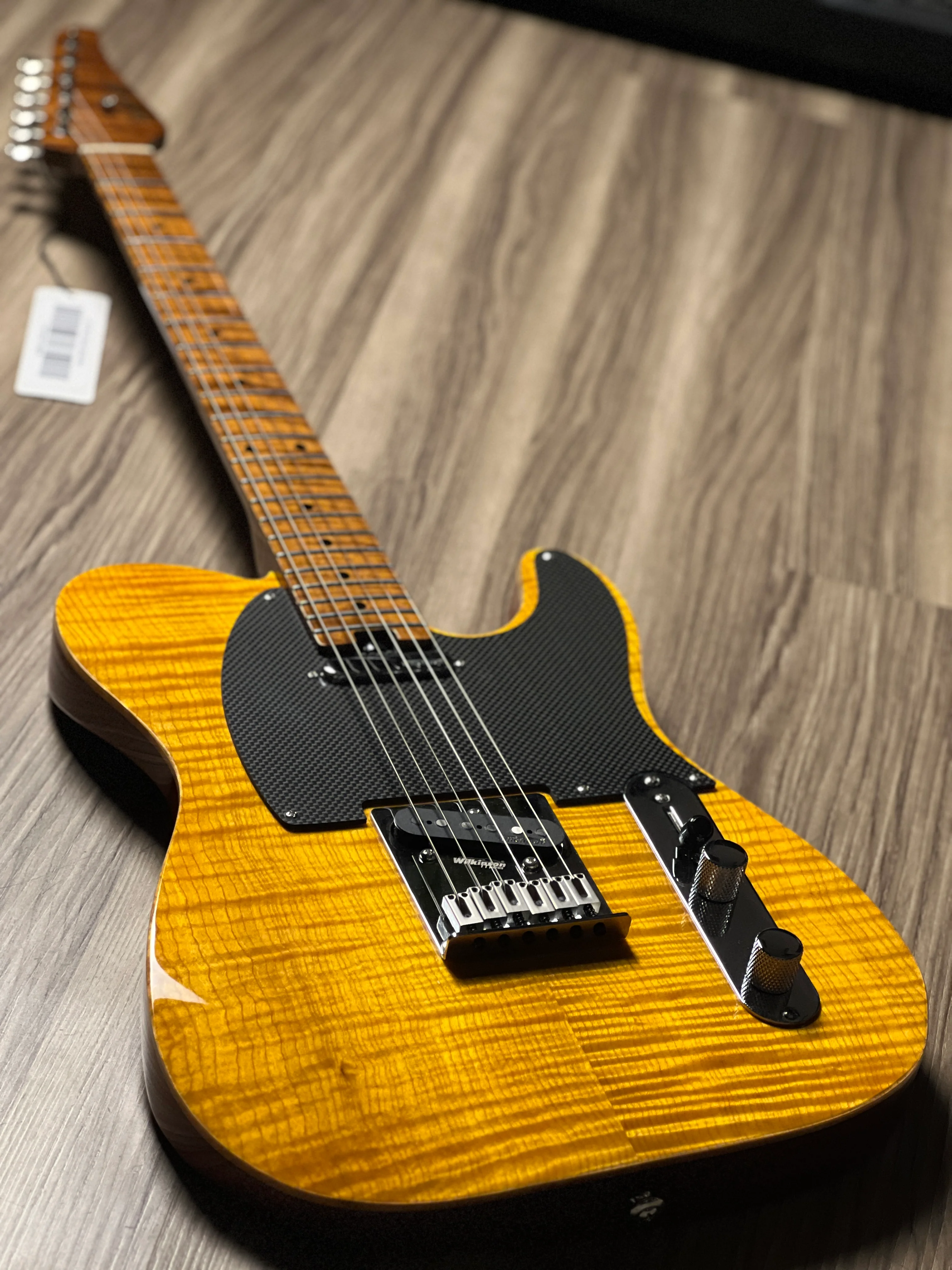 Soloking MT-1 FM 22 Artisan FMN with Roasted Flame Maple Neck in Amber - Image 2