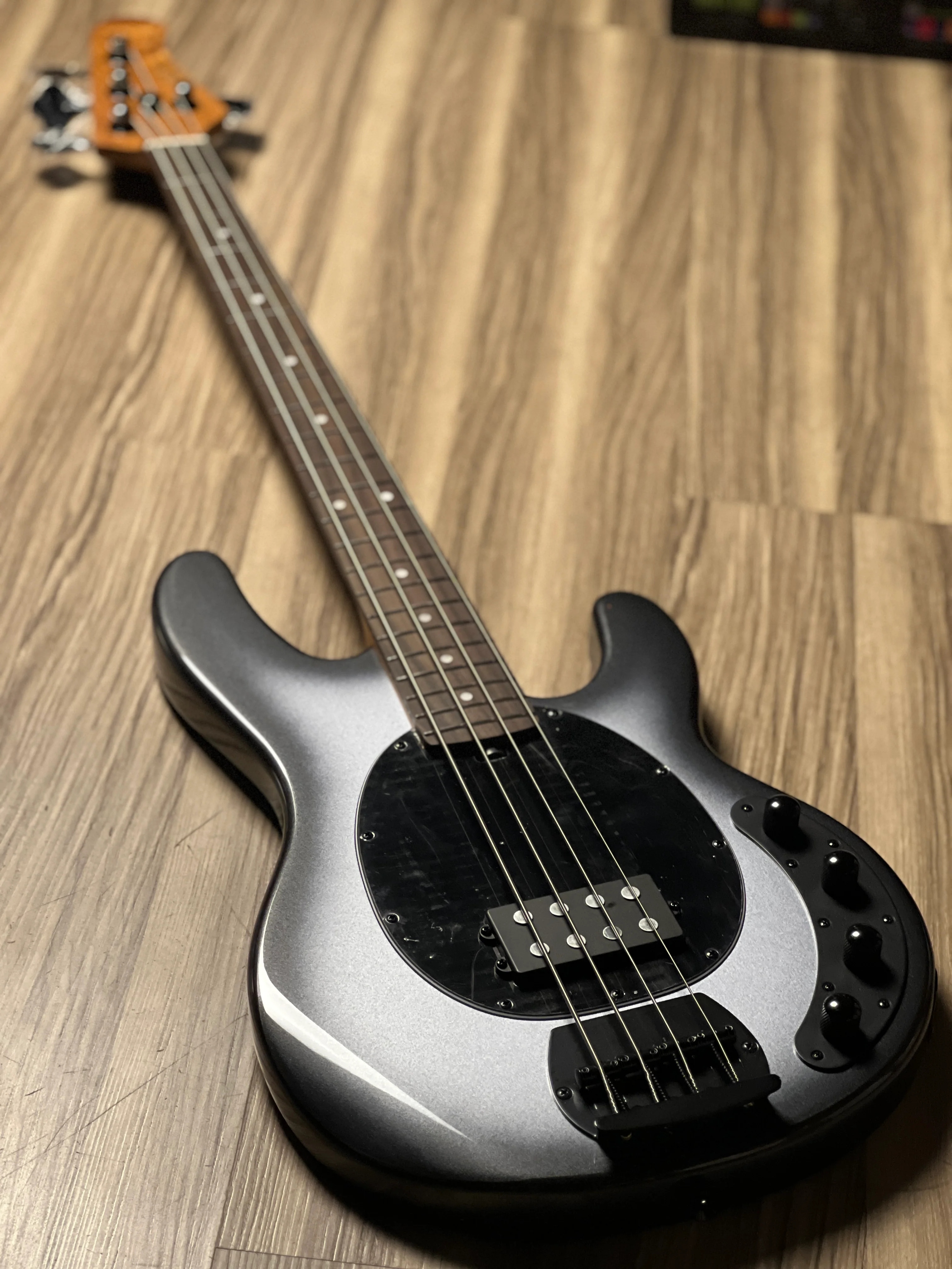 SQOE SBMS200 MWA 4 String Bass in Metallic Silverburst