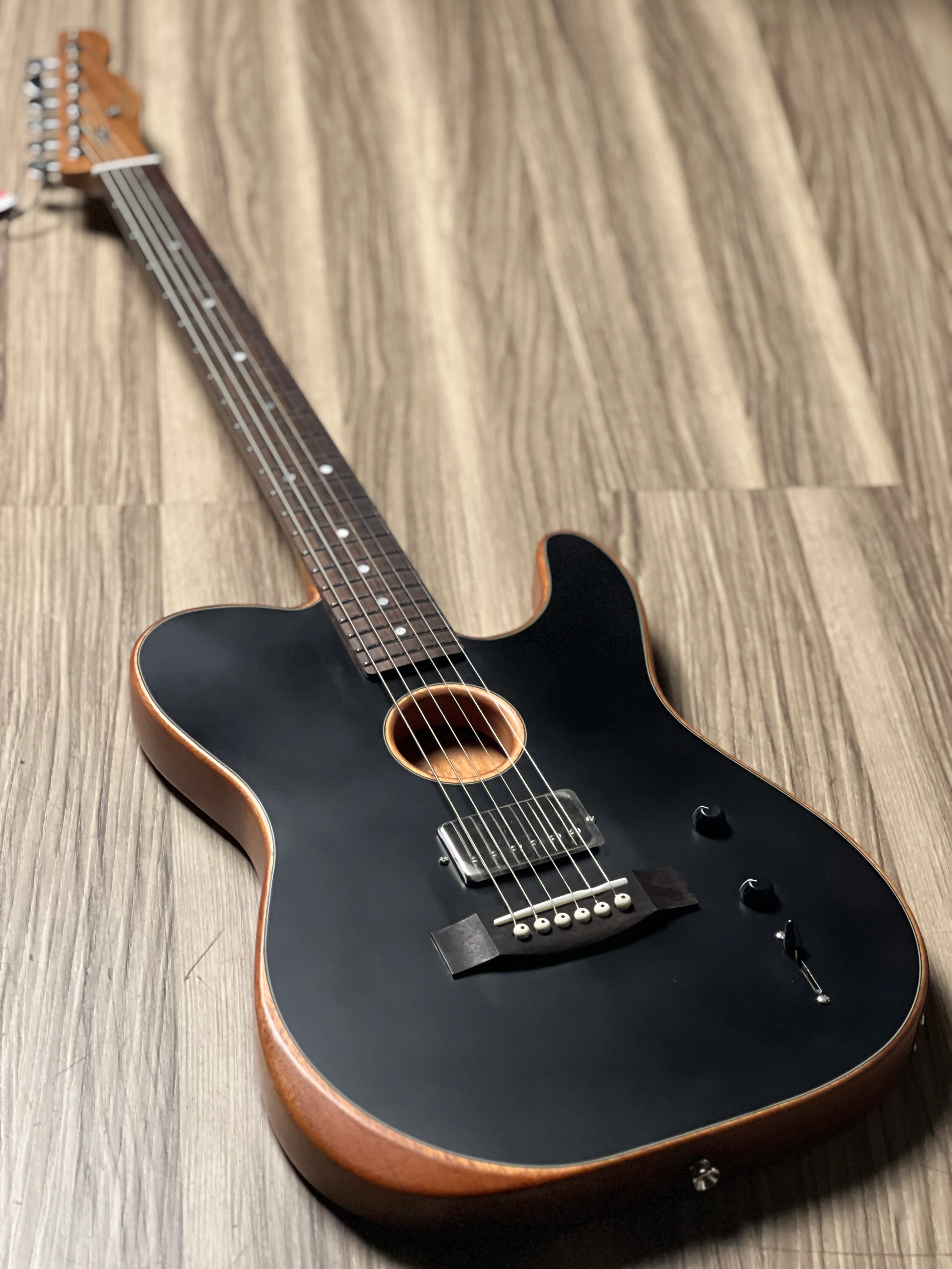 SQOE SEAE910 BK in Cosmic Black Acoustasonic Series