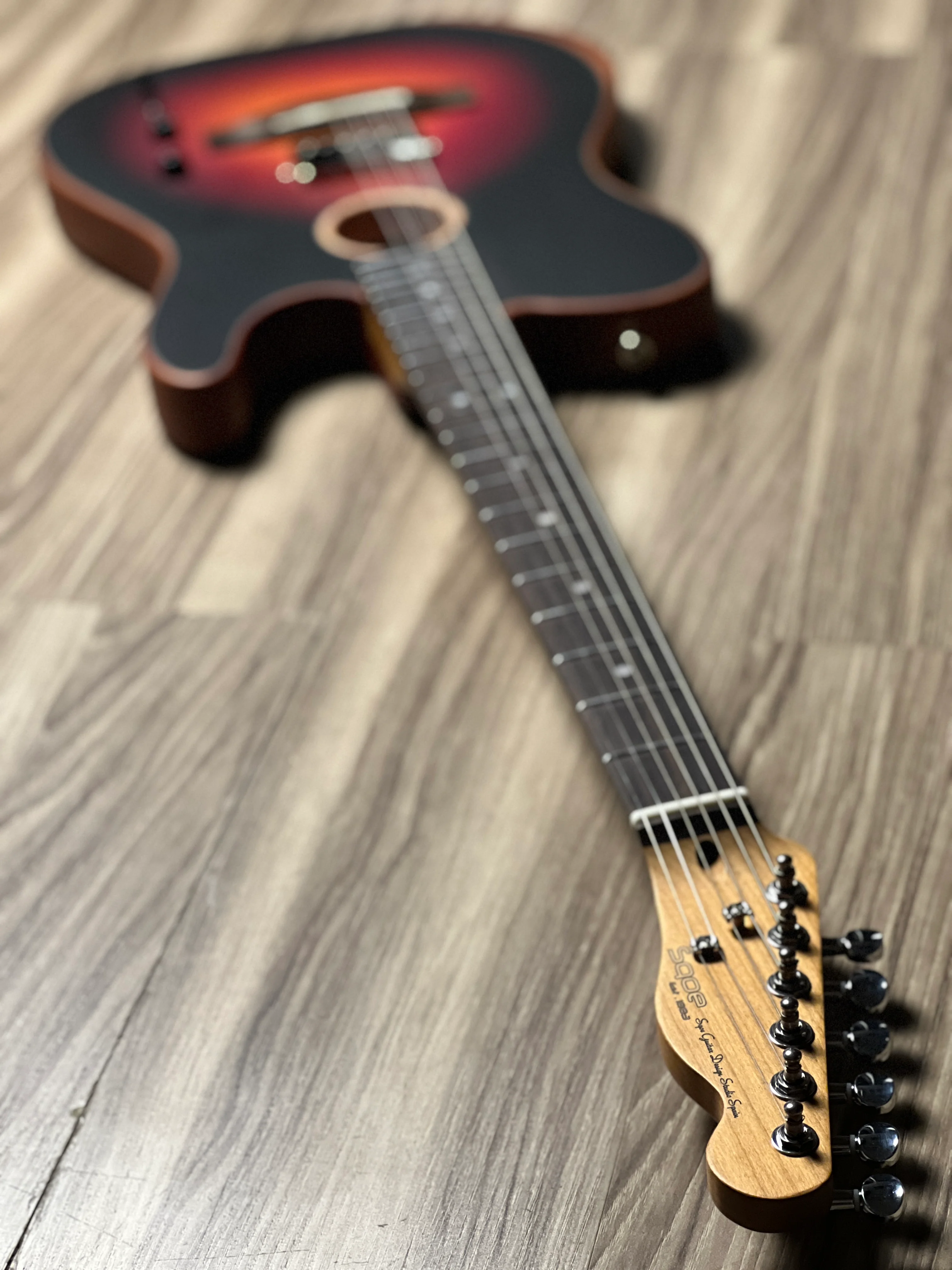 SQOE SEAE910 SB in Sunburst Acoustasonic Series - Image 6