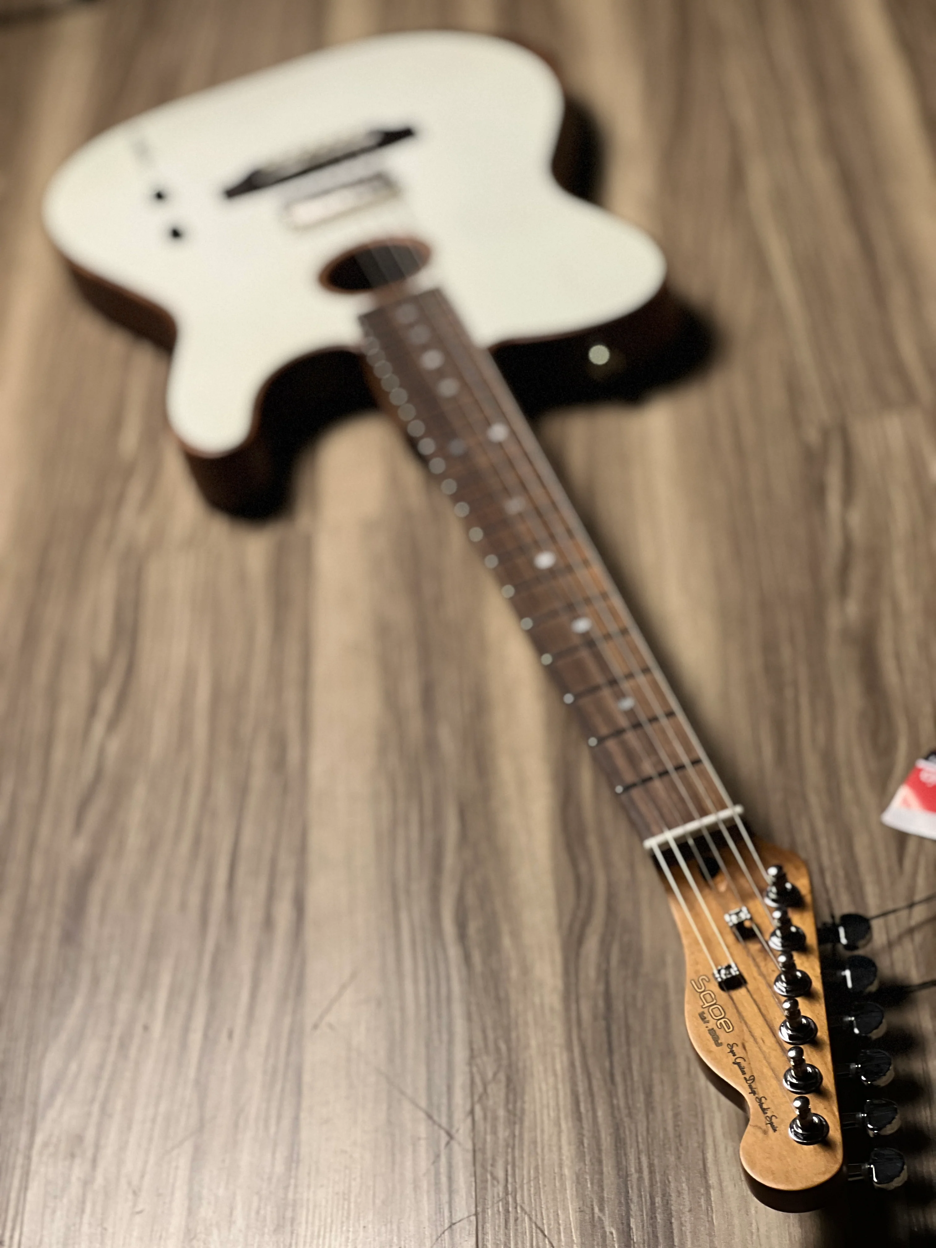 SQOE SEAE910 WH in White Acoustasonic Series - Image 6