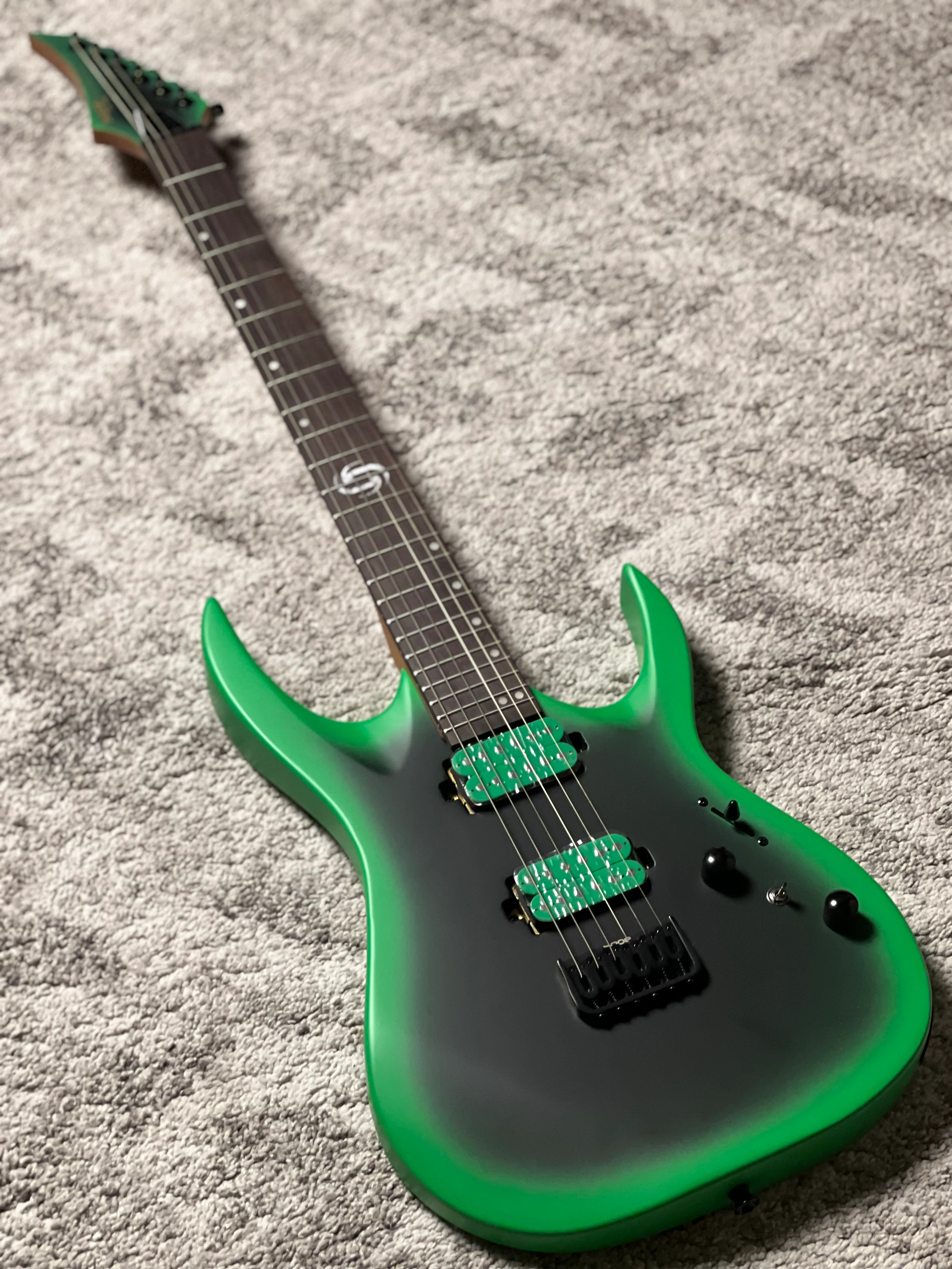 SQOE SEIB6S RGS in Satin Neon Green - Image 2