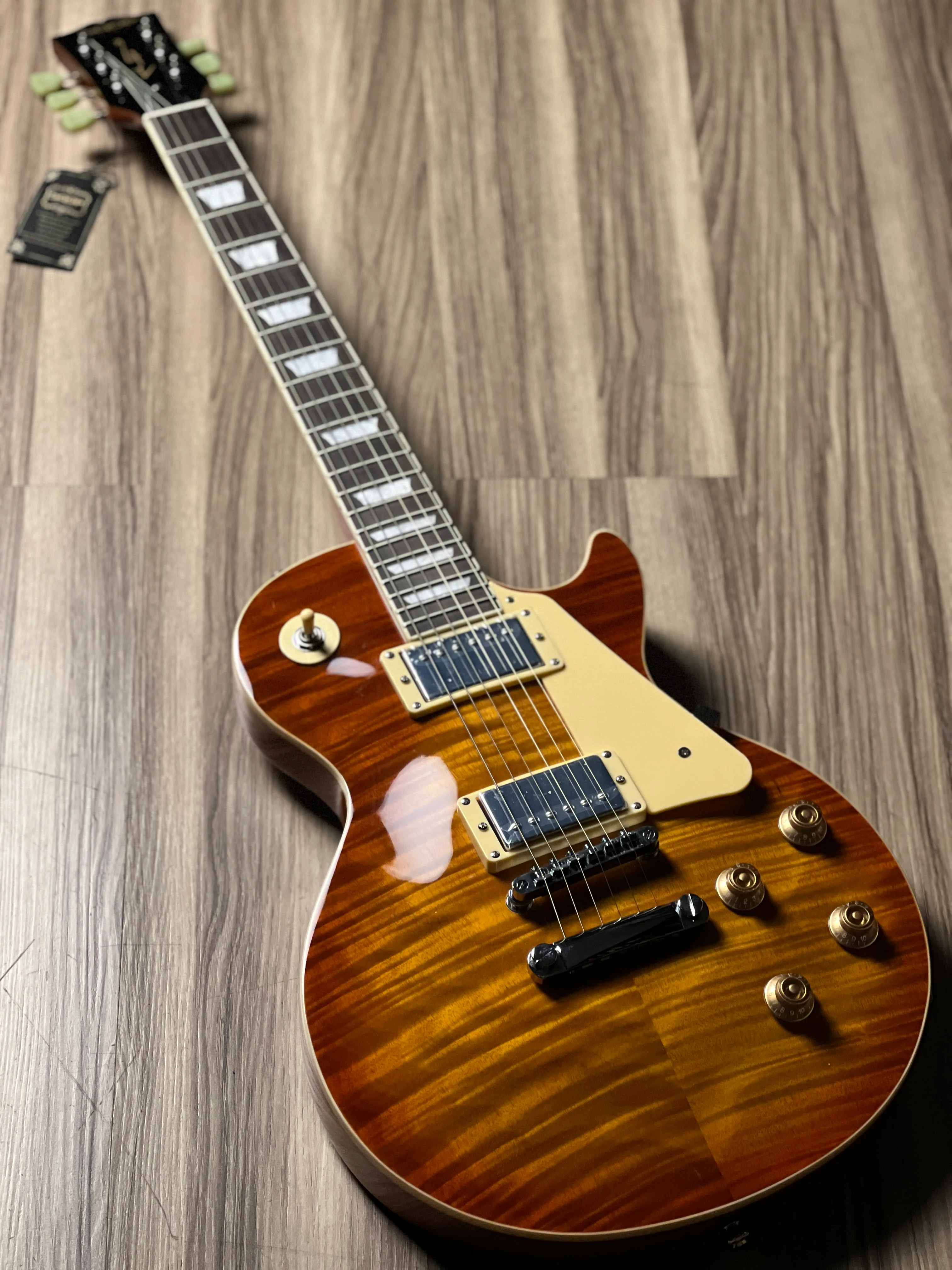 SQOE SELP220 in Violin Sunburst - Image 2