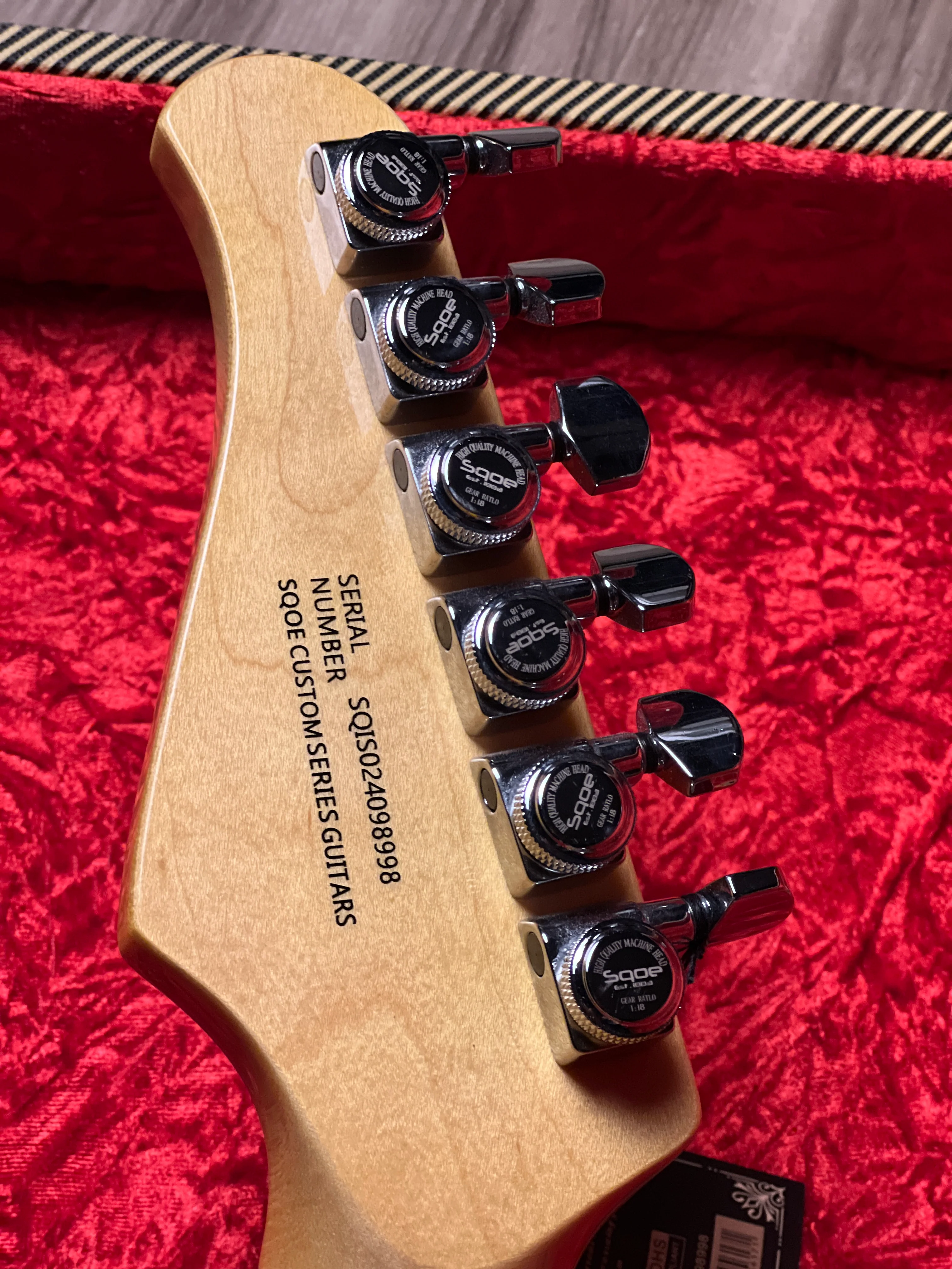 SQOE SEST1000 HSS Custom Shop Series in Inca Silver Limited Edition with Hardshell Case - Image 4