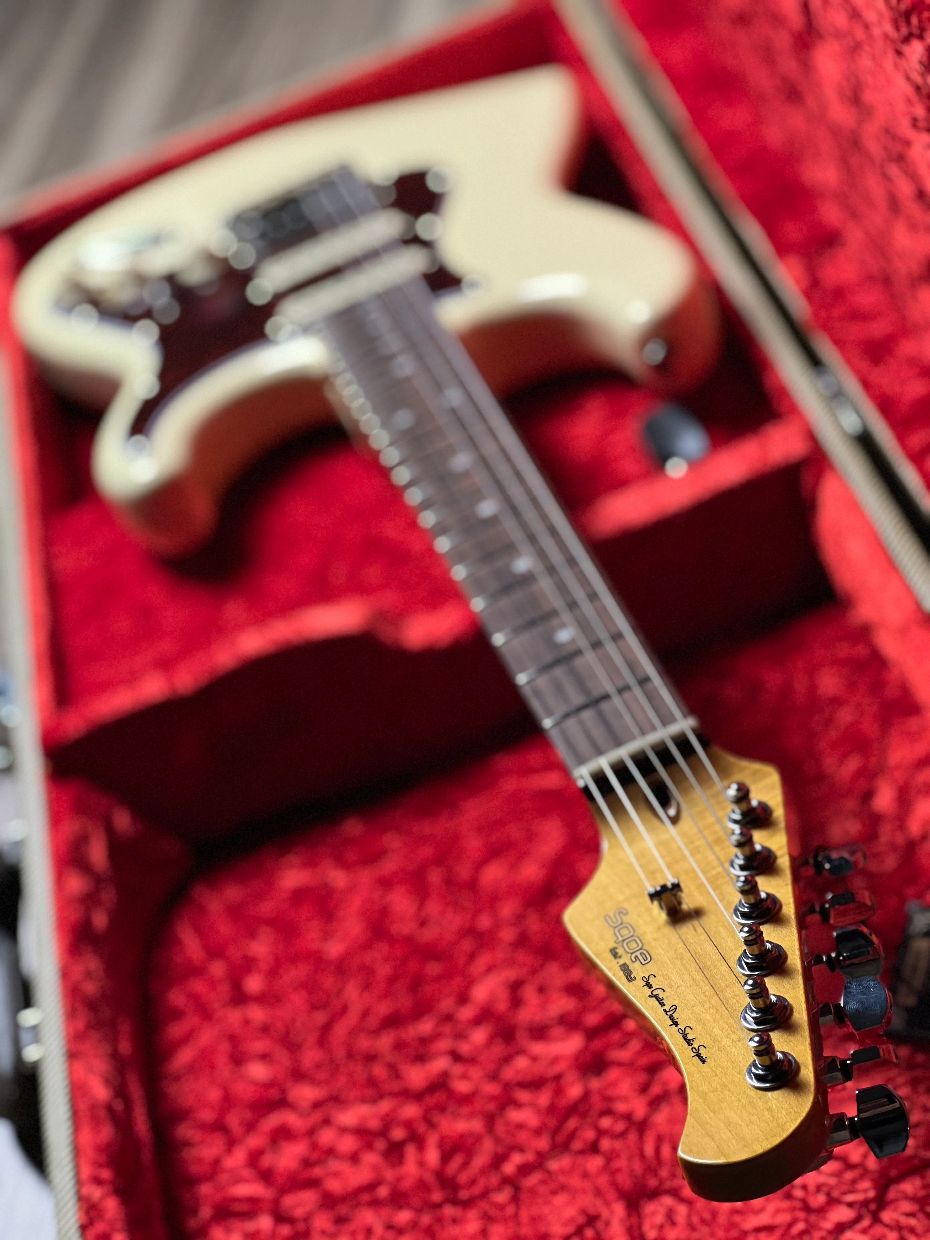 SQOE SEST1000 HSS Custom Shop Series in Olympic White Limited Edition with Hardshell Case - Image 6