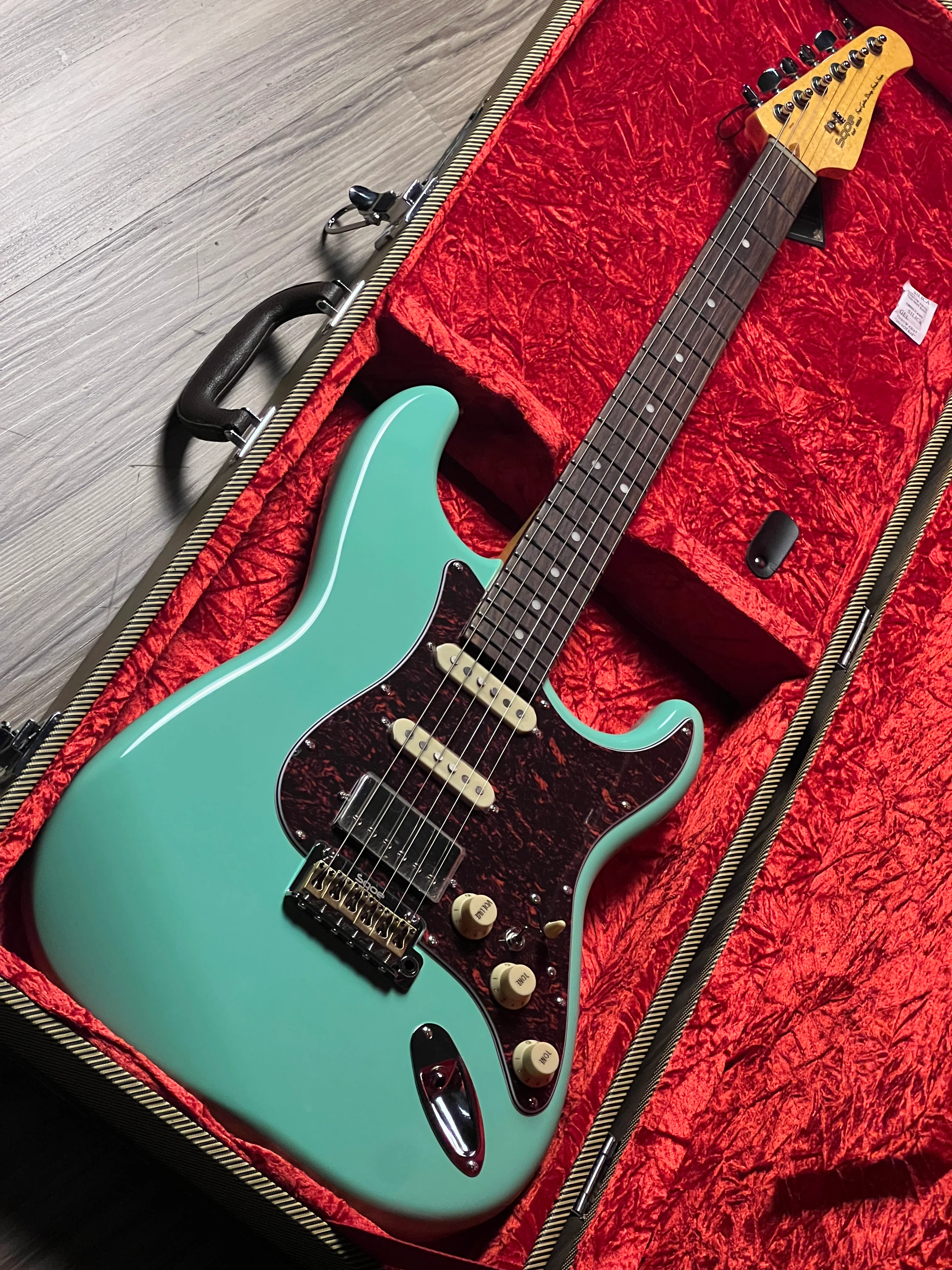 SQOE SEST1000 HSS Custom Shop Series in Seafoam Green Limited Edition with Hardshell Case - Image 2