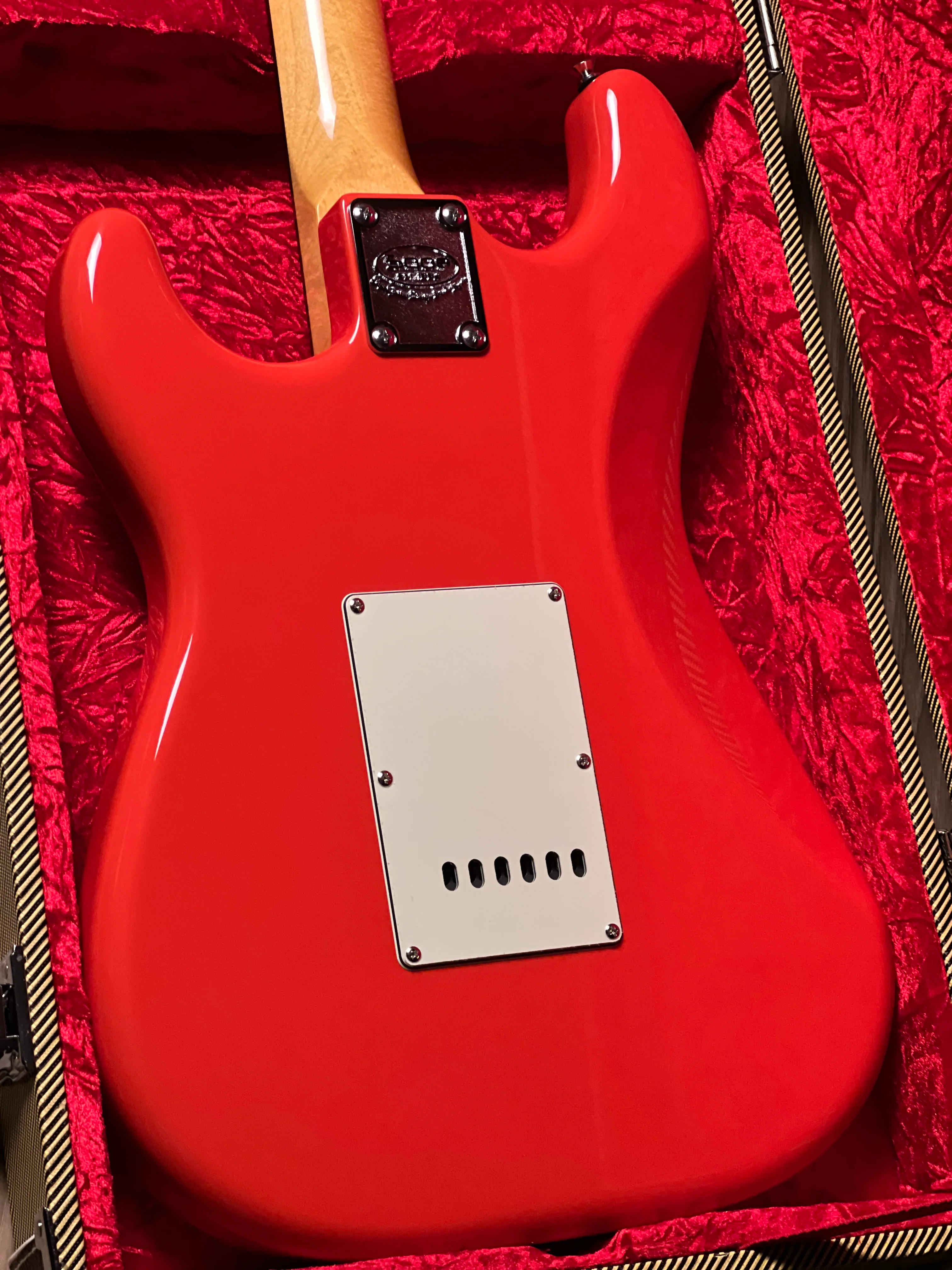 SQOE SEST1002 RD SSS Custom Shop Series in Fiesta Red Limited Edition with Hardshell Case - Image 6