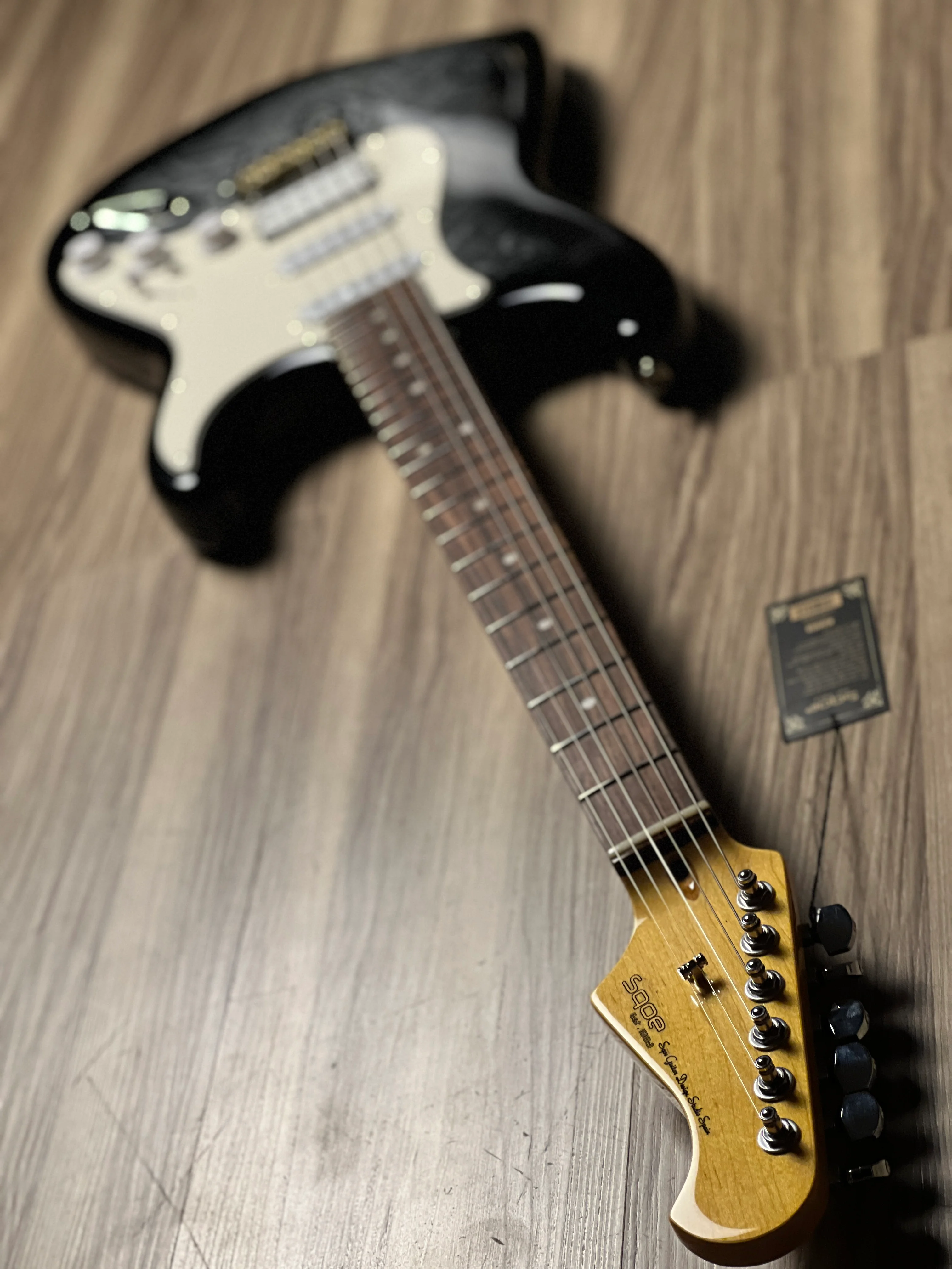 SQOE SEST1100 HSS Custom Shop Series in Black Paisley Limited Edition with Hardshell Case - Image 5