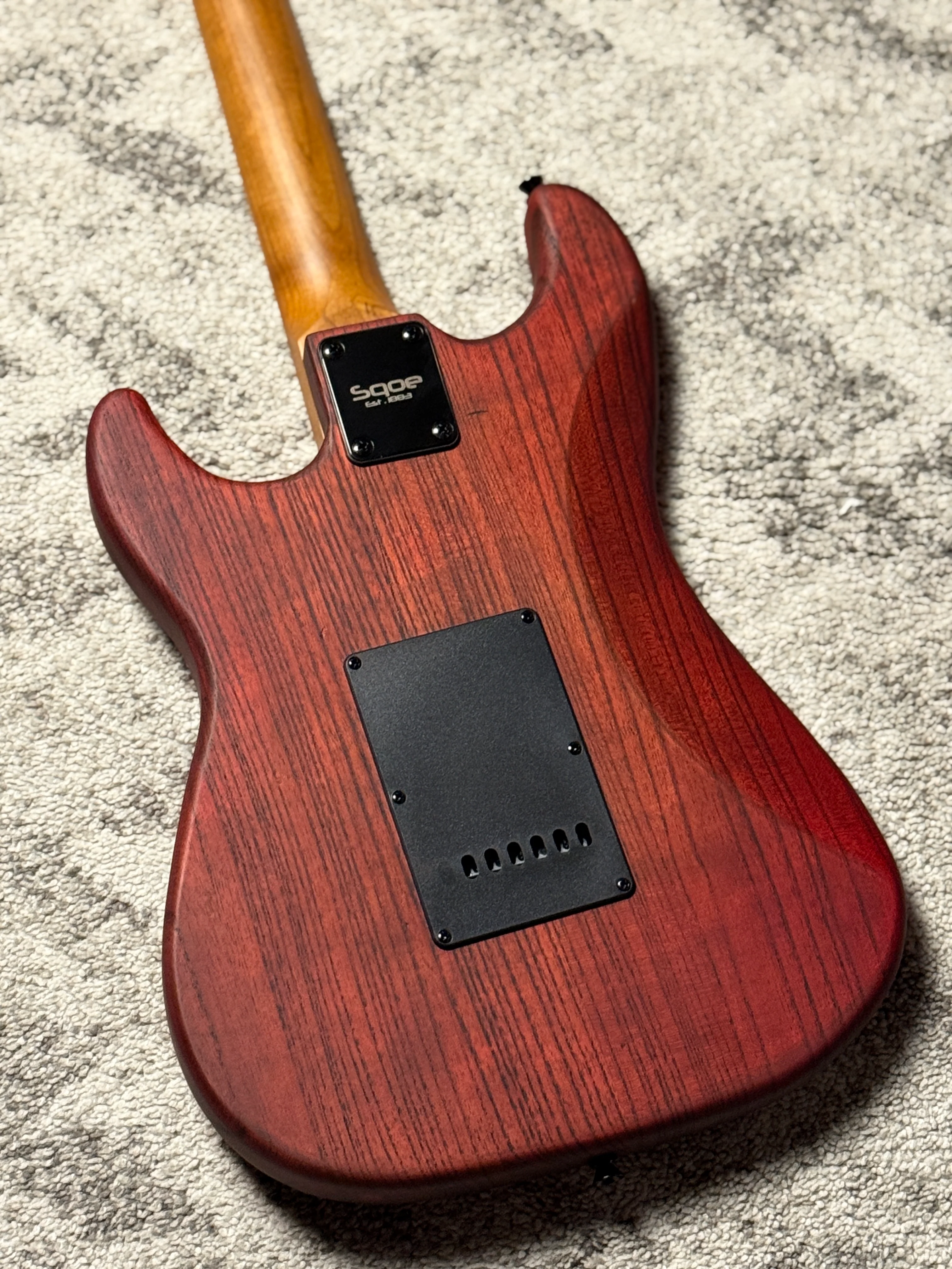 SQOE SEST650 RD HSS Ash Roasted Maple Series in Open Pore Red - Image 6