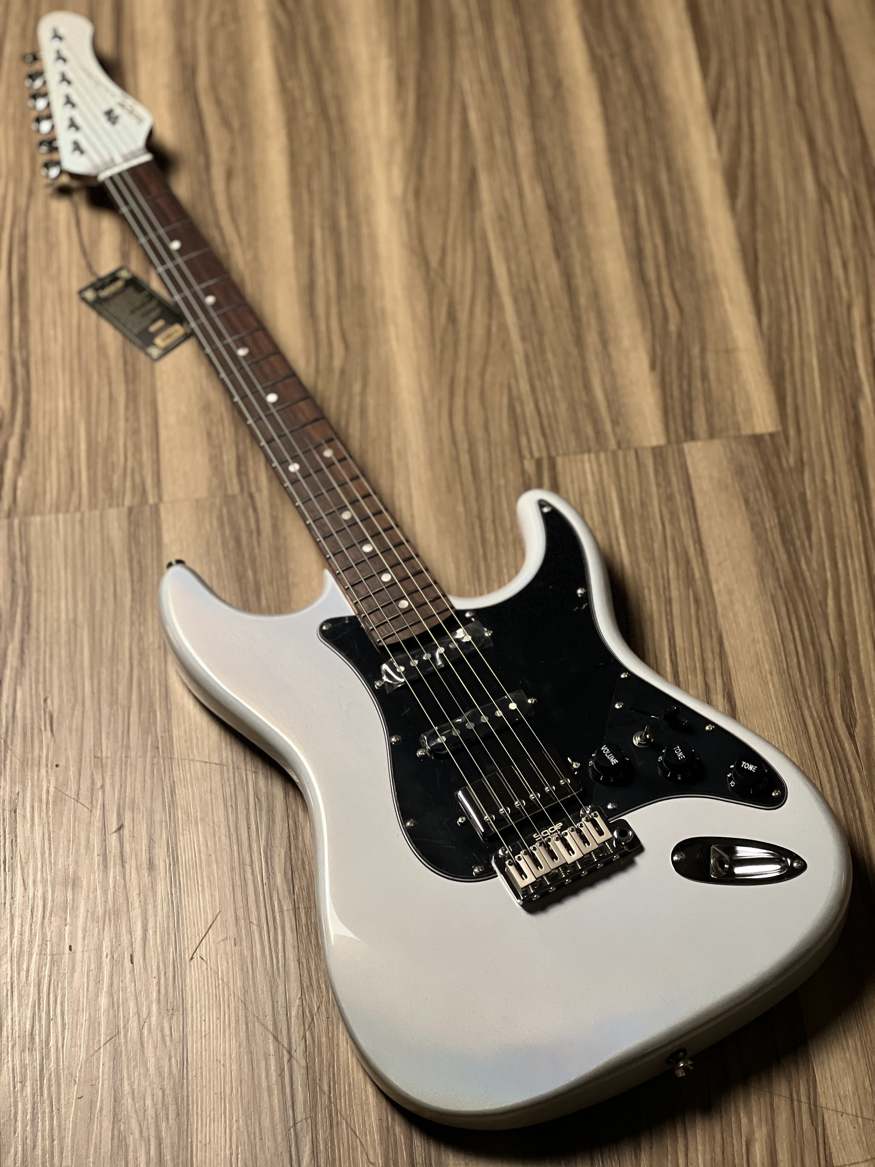 SQOE SEST750 HSS WH Roasted Maple Series in Aurora White Limited Edition - Image 2
