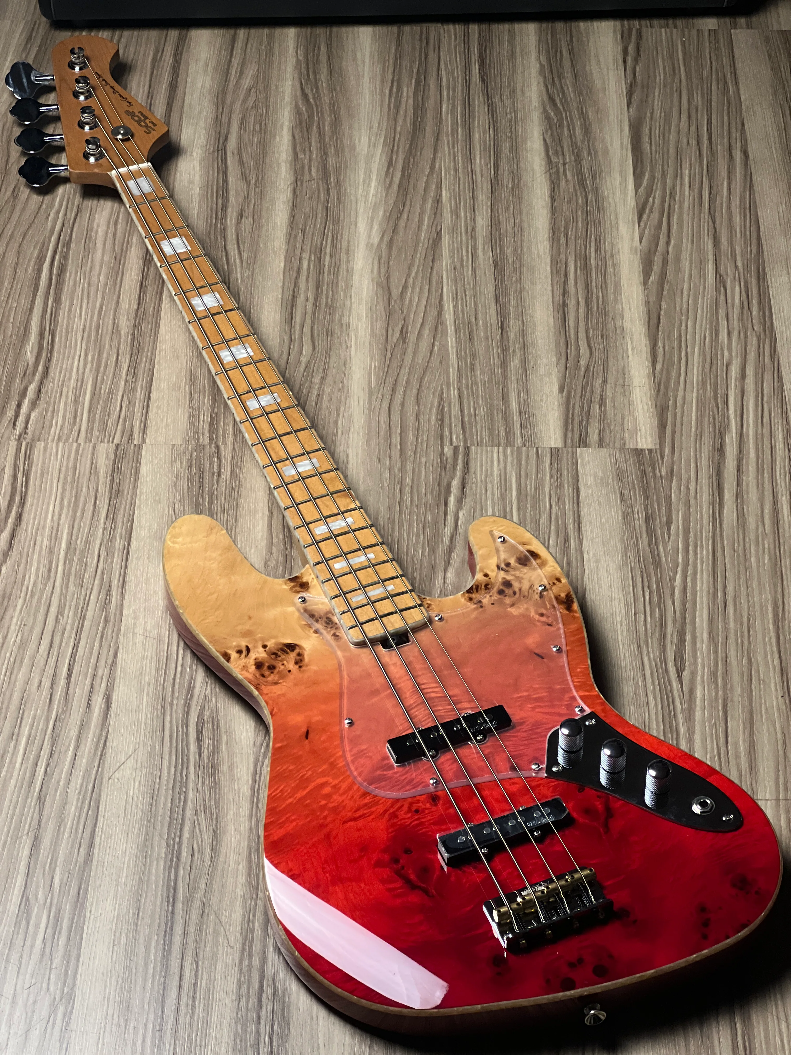 SQOE SJB700 Roasted Maple Series Bass in Lava Red Fade - Image 2