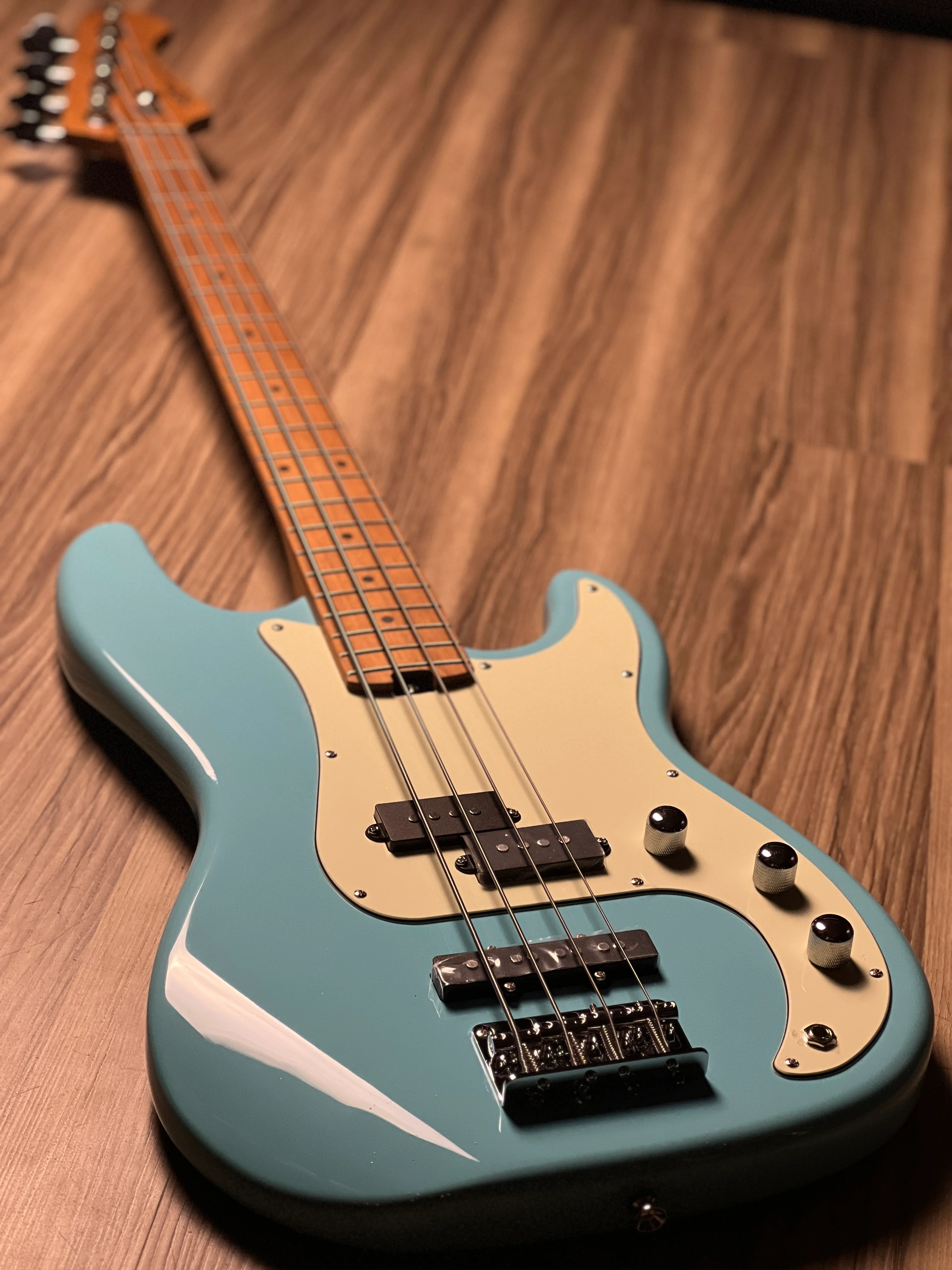 SQOE SPJ600 Roasted Maple Series Bass in Sonic Blue - Image 2