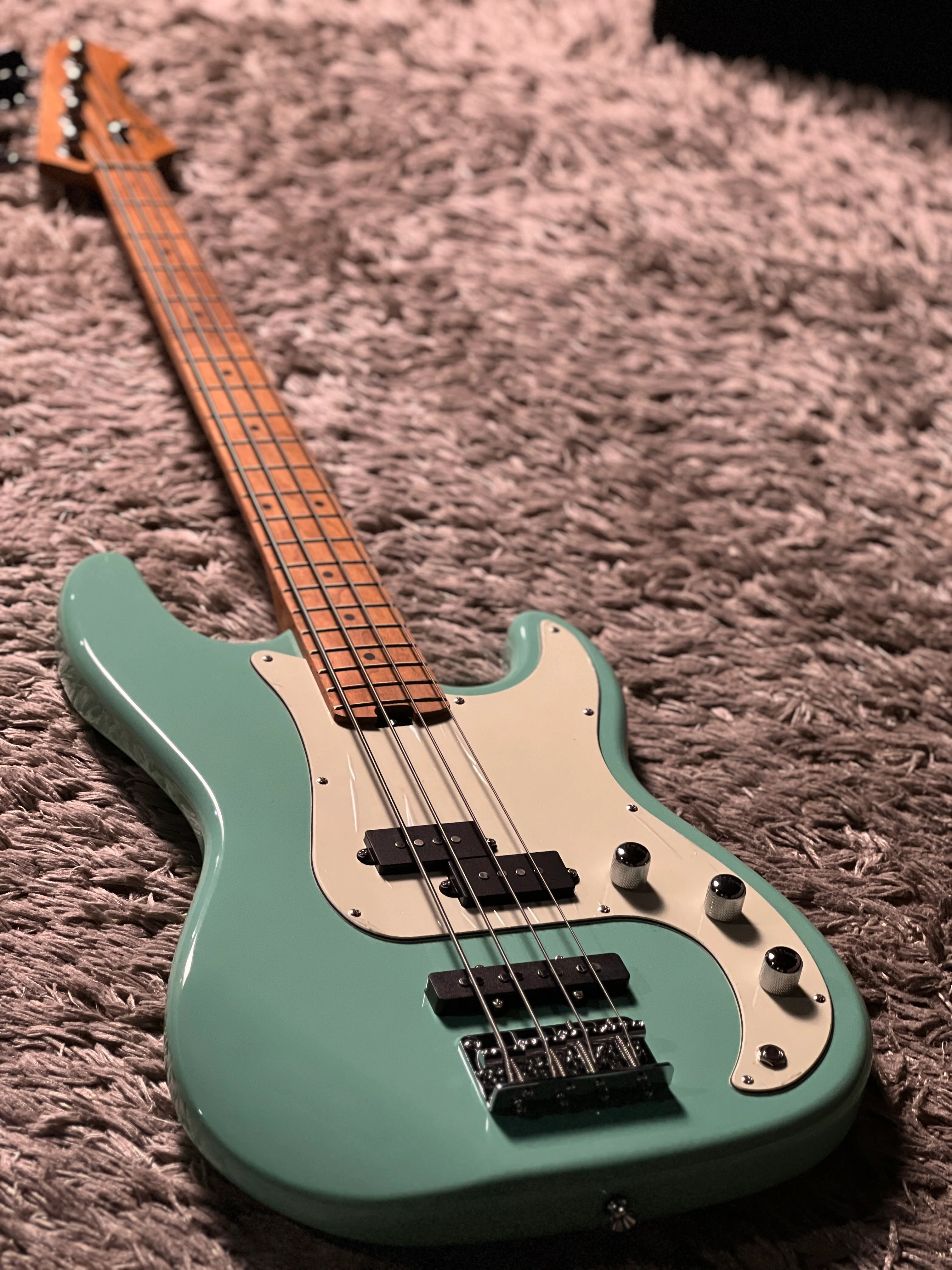 SQOE SPJ600 Roasted Maple Series Bass in Surf Green