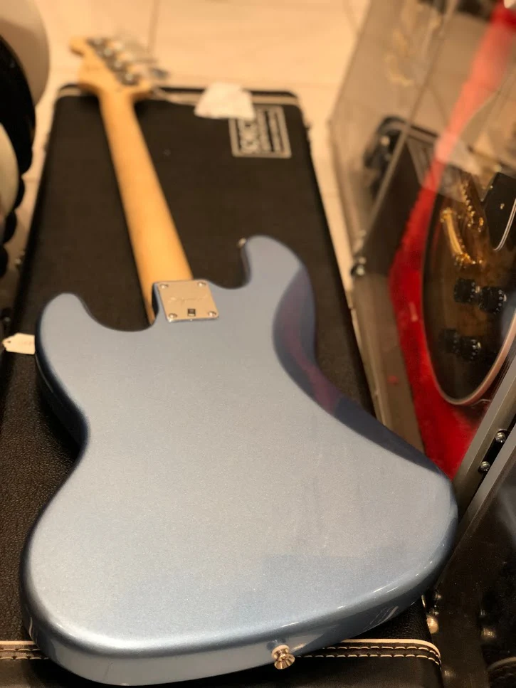 Squier affinity Jazz Bass with Laurel FB in Lake Placid Blue - Image 2